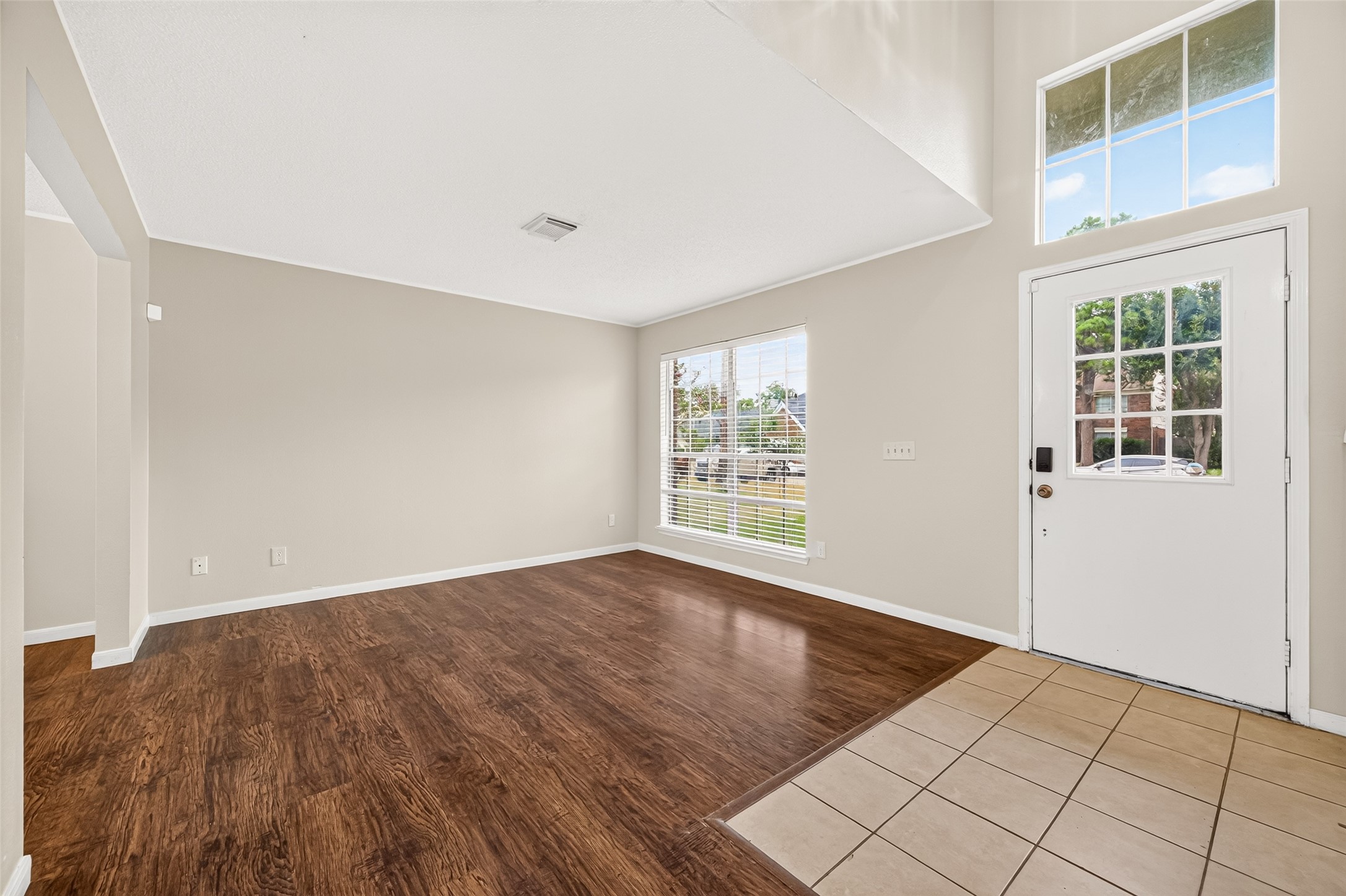 10115 Storm Meadow Drive Property Photo 4