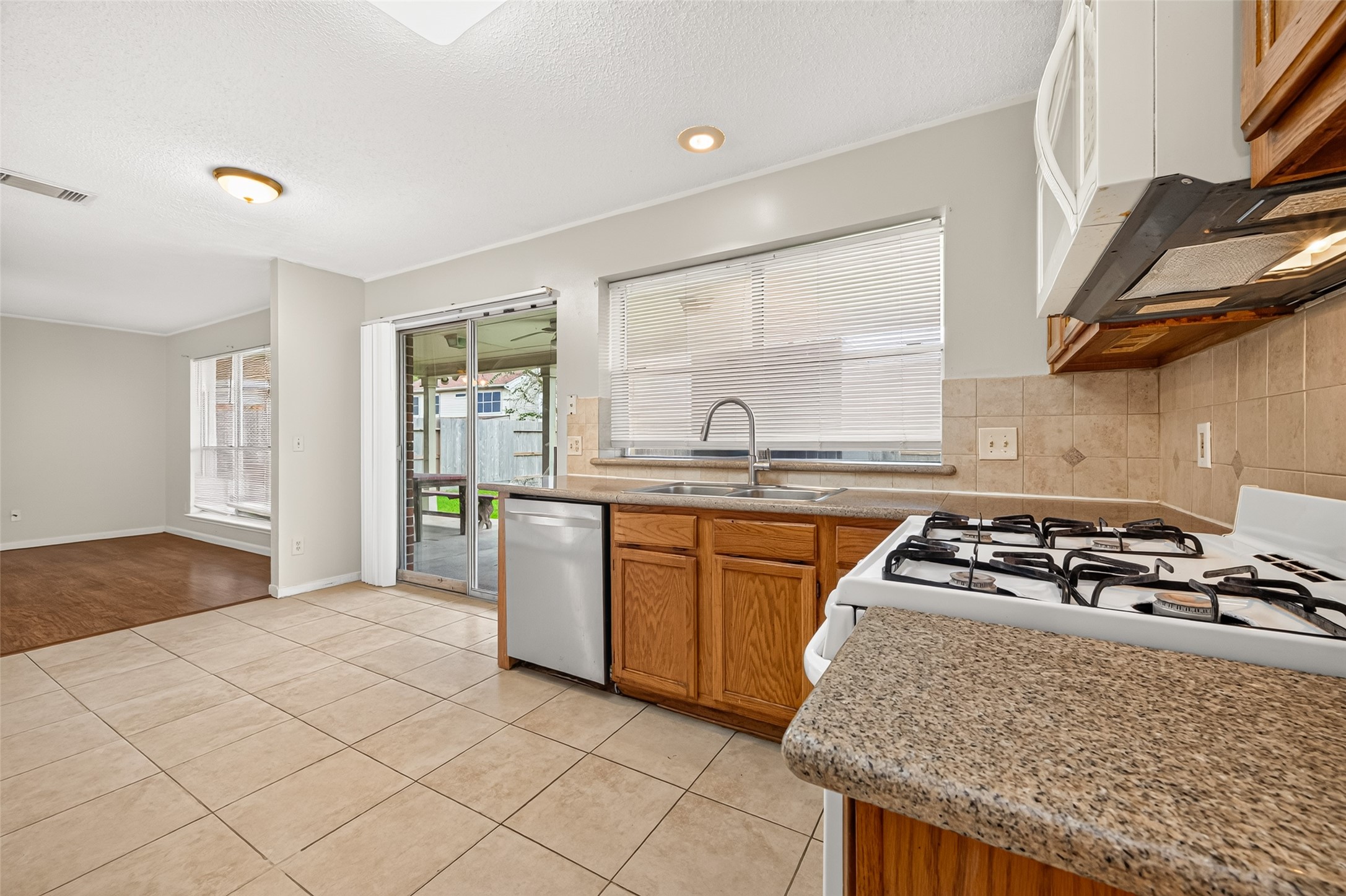 10115 Storm Meadow Drive Property Photo 10