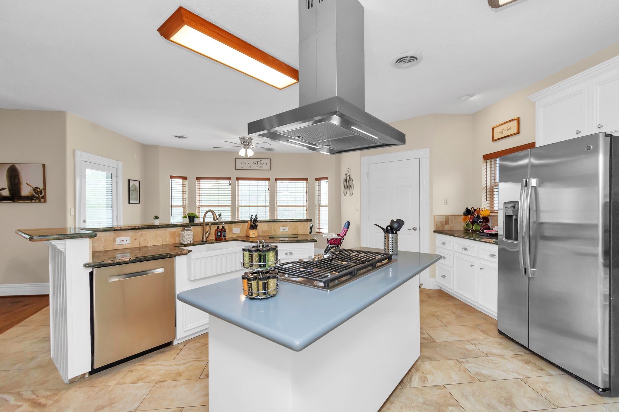 1730 Lakeshore Drive Property Photo 11