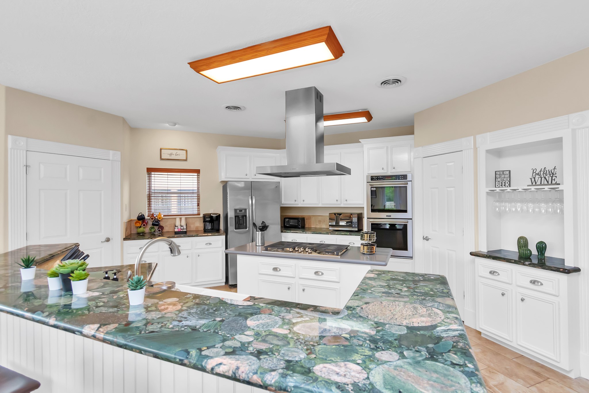 1730 Lakeshore Drive Property Photo 12