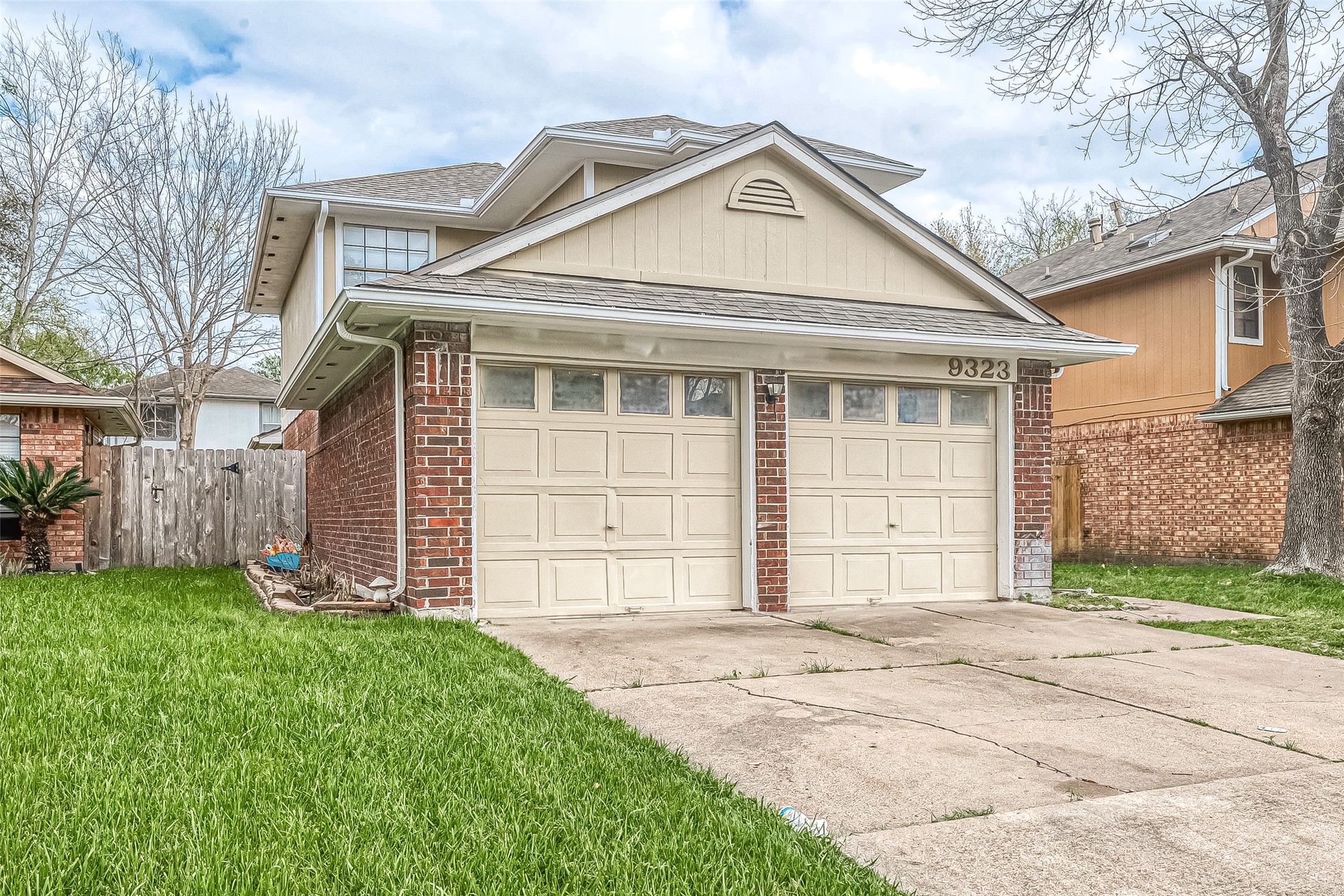 9323 Spindlewood Drive Property Photo 4