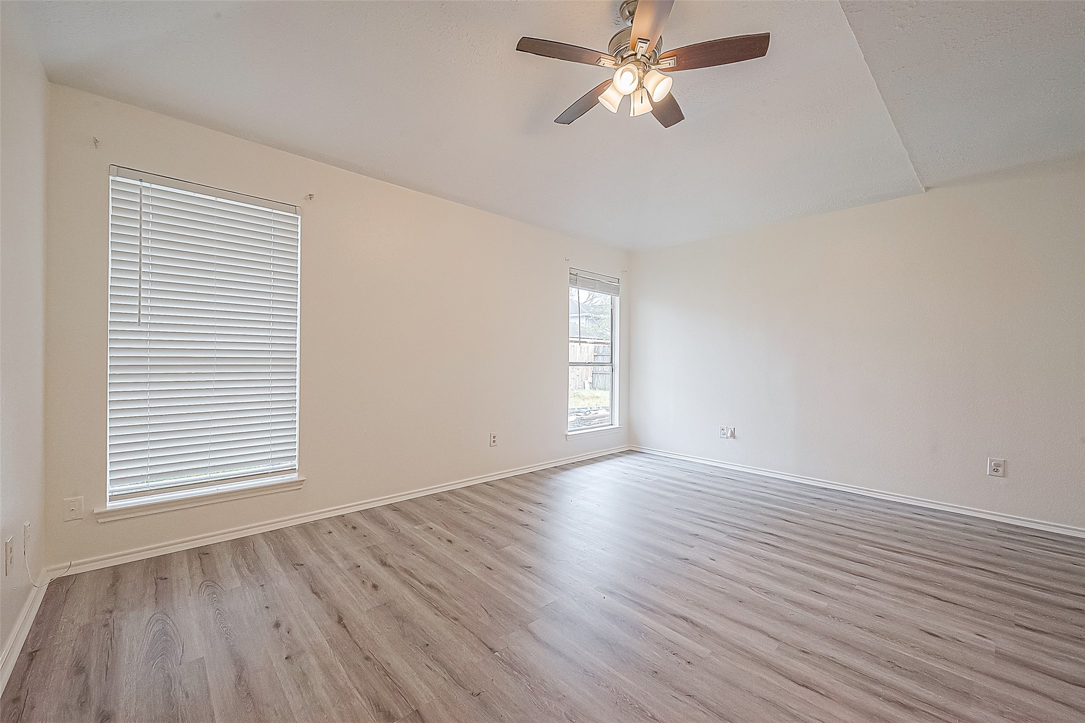 9323 Spindlewood Drive Property Photo 7