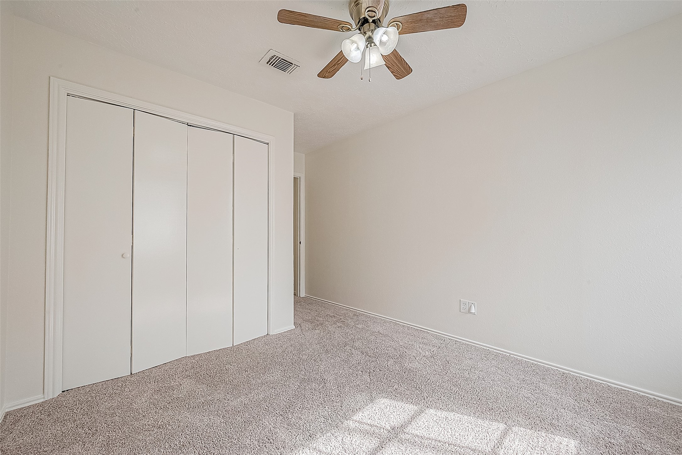 9323 Spindlewood Drive Property Photo 9