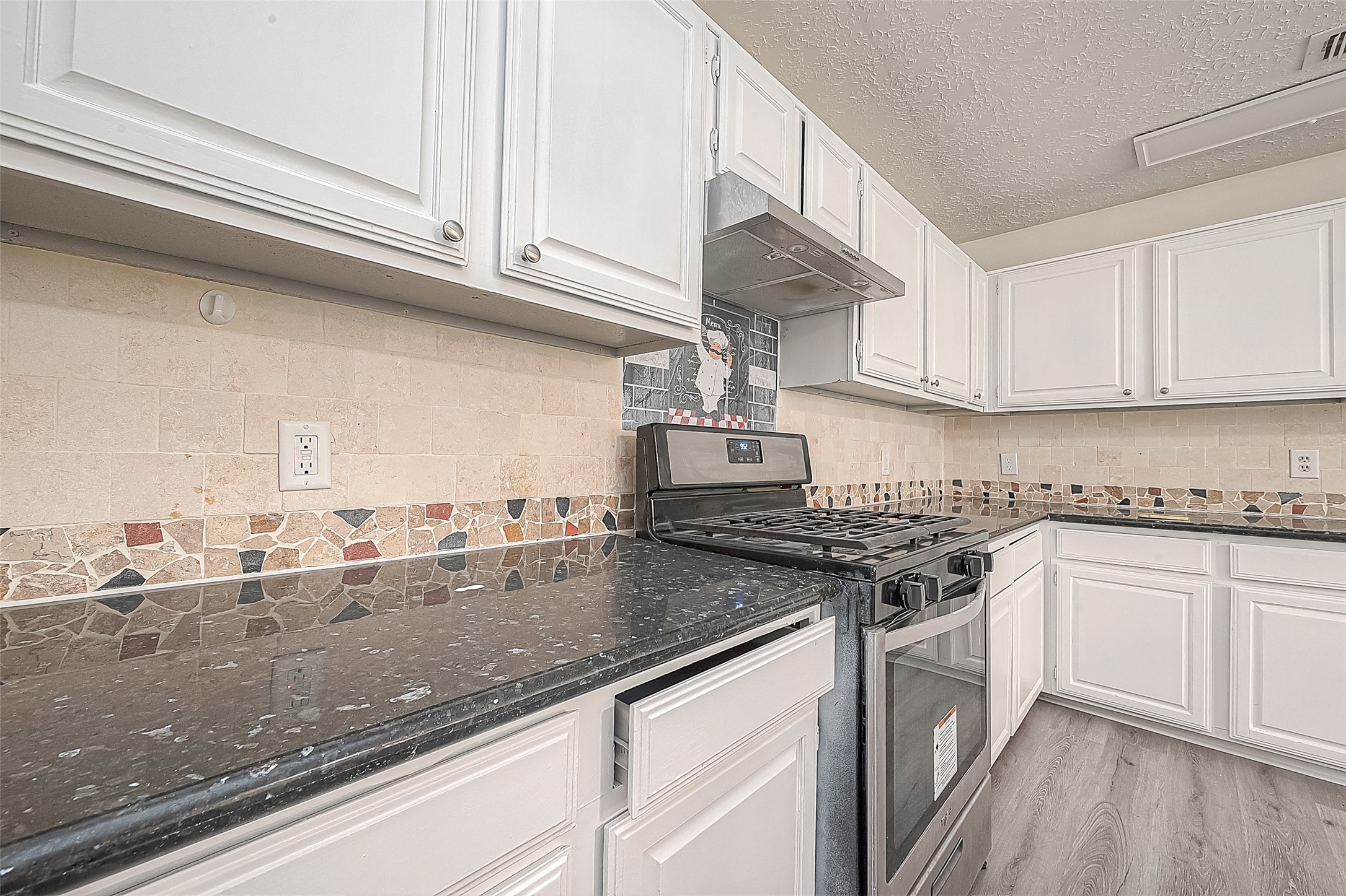9323 Spindlewood Drive Property Photo 25
