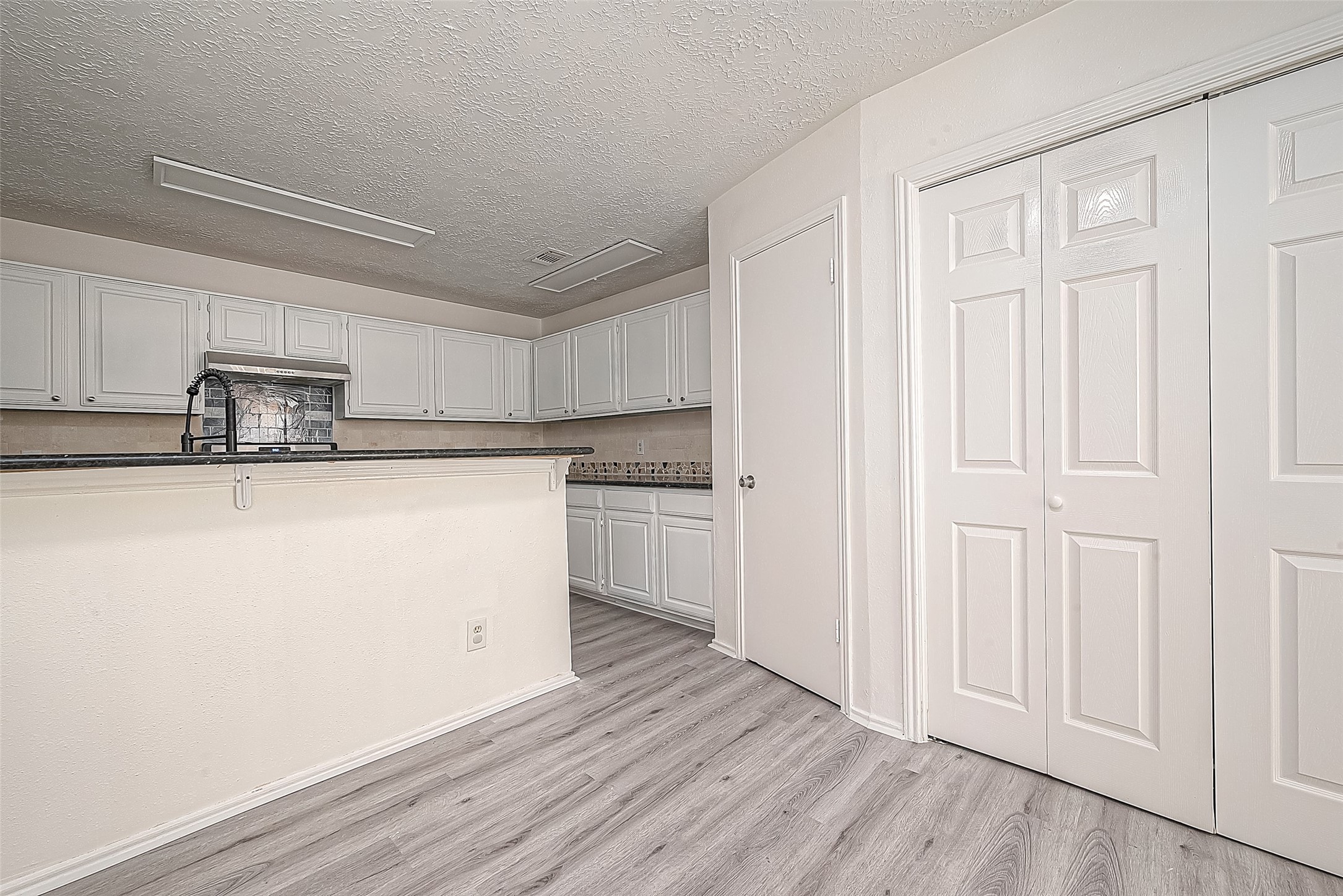 9323 Spindlewood Drive Property Photo 32