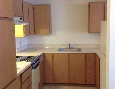 401 S 5th Street E Property Photo 6