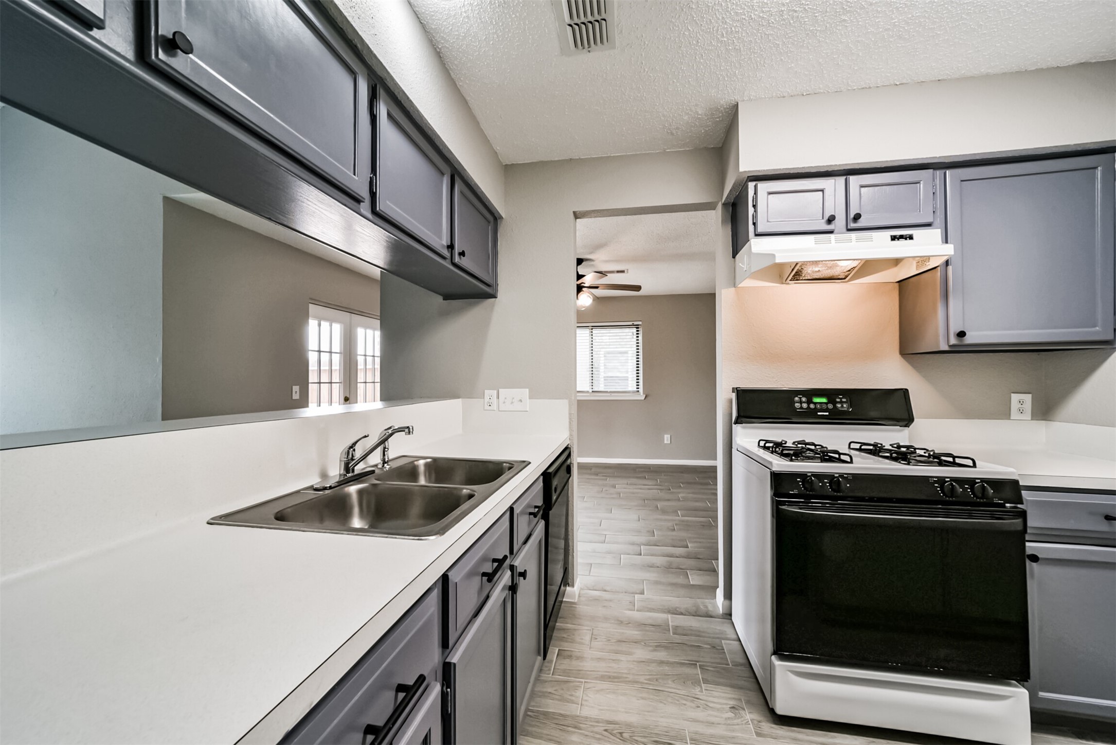 1613 Brook Meadow Drive Property Photo 6
