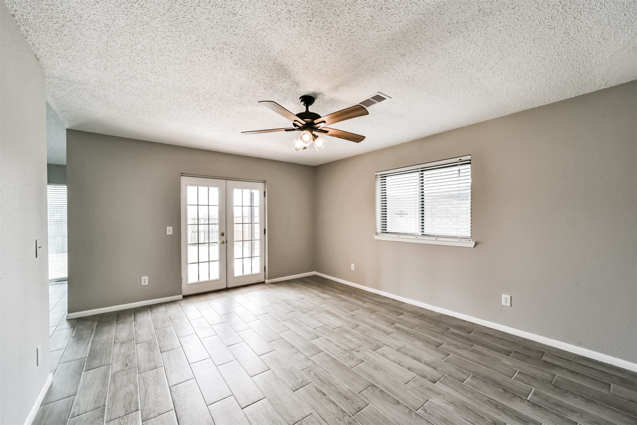1613 Brook Meadow Drive Property Photo 8