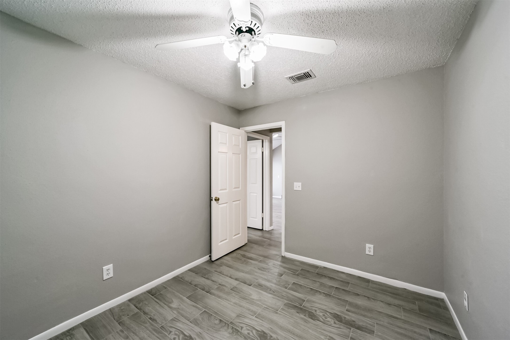 1613 Brook Meadow Drive Property Photo 14