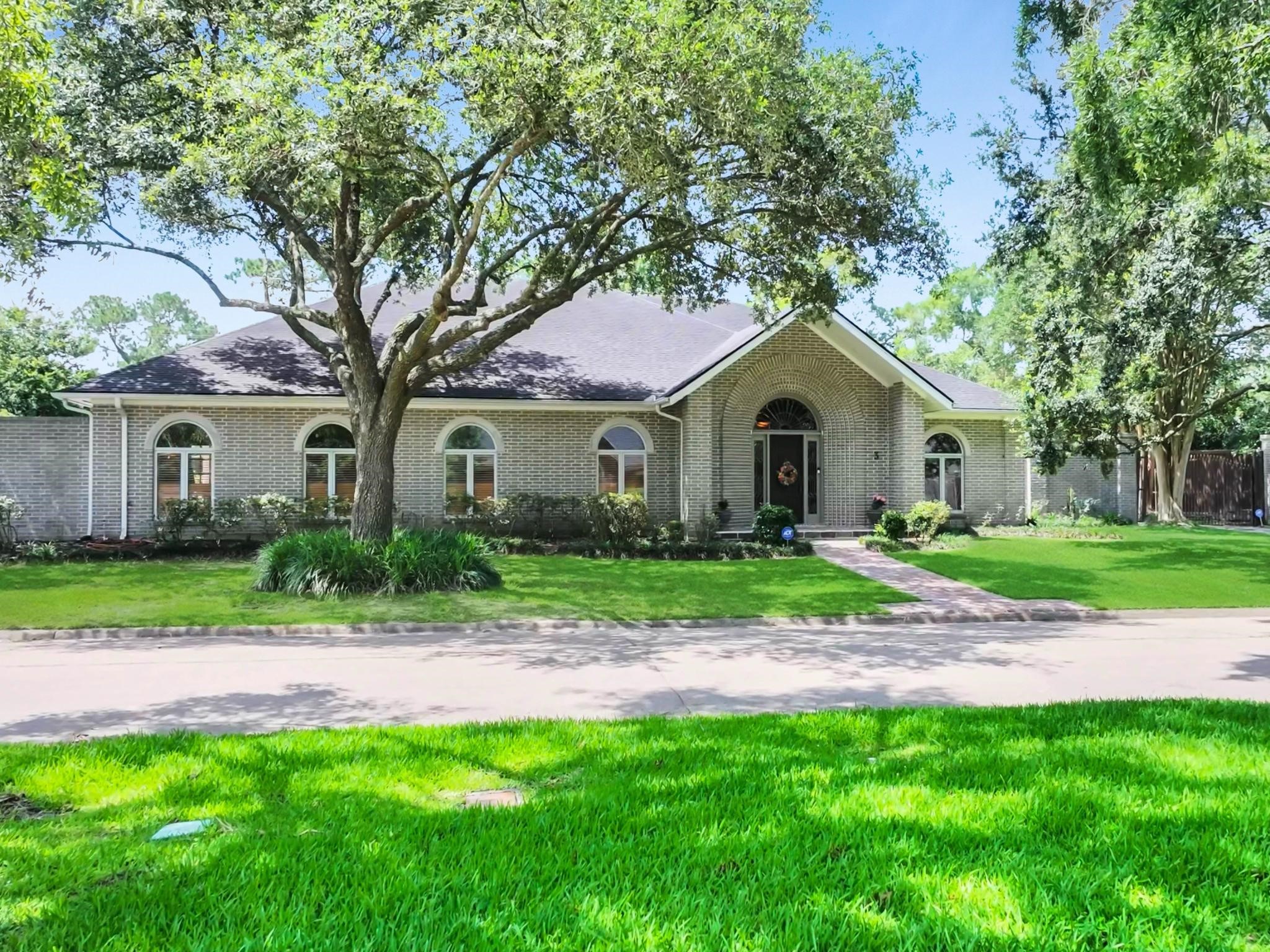 3 Bayou Bend Property Photo 1