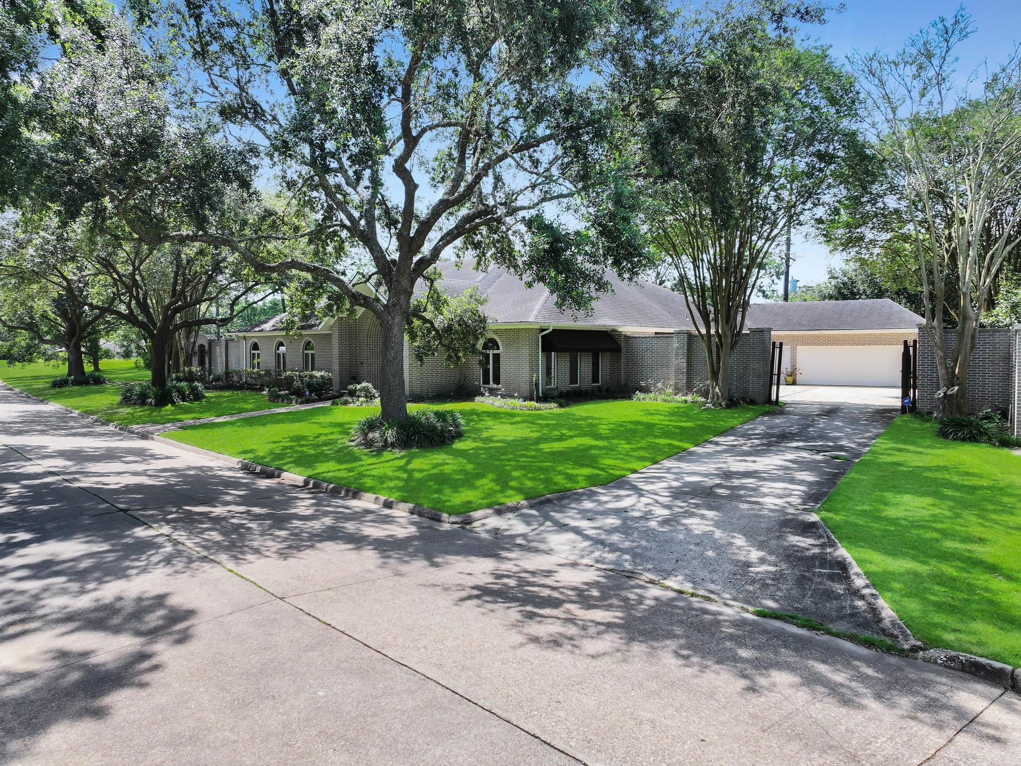 3 Bayou Bend Property Photo 3