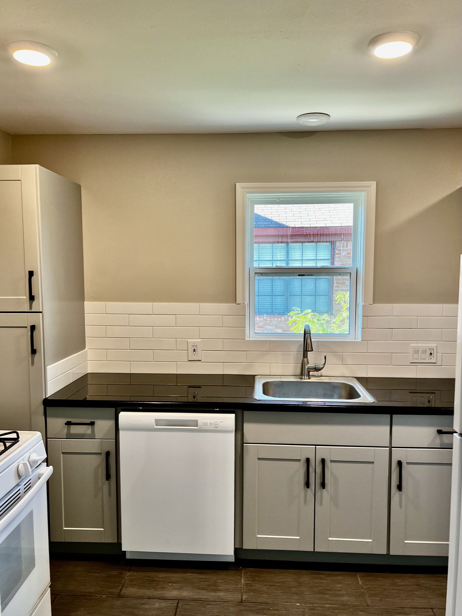 2411 Truxillo Street Property Photo 5