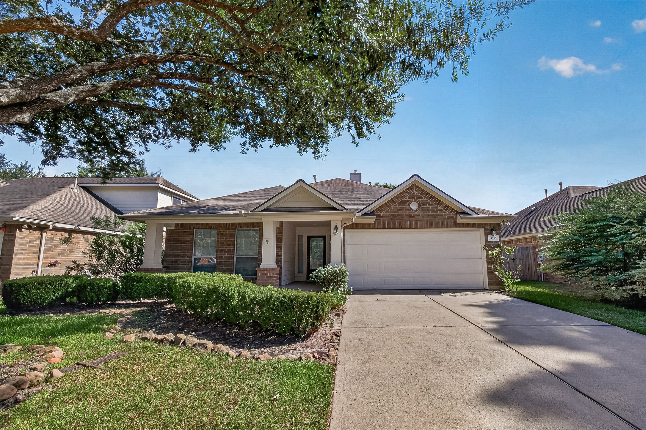 11915 Lois Lane Property Photo 1