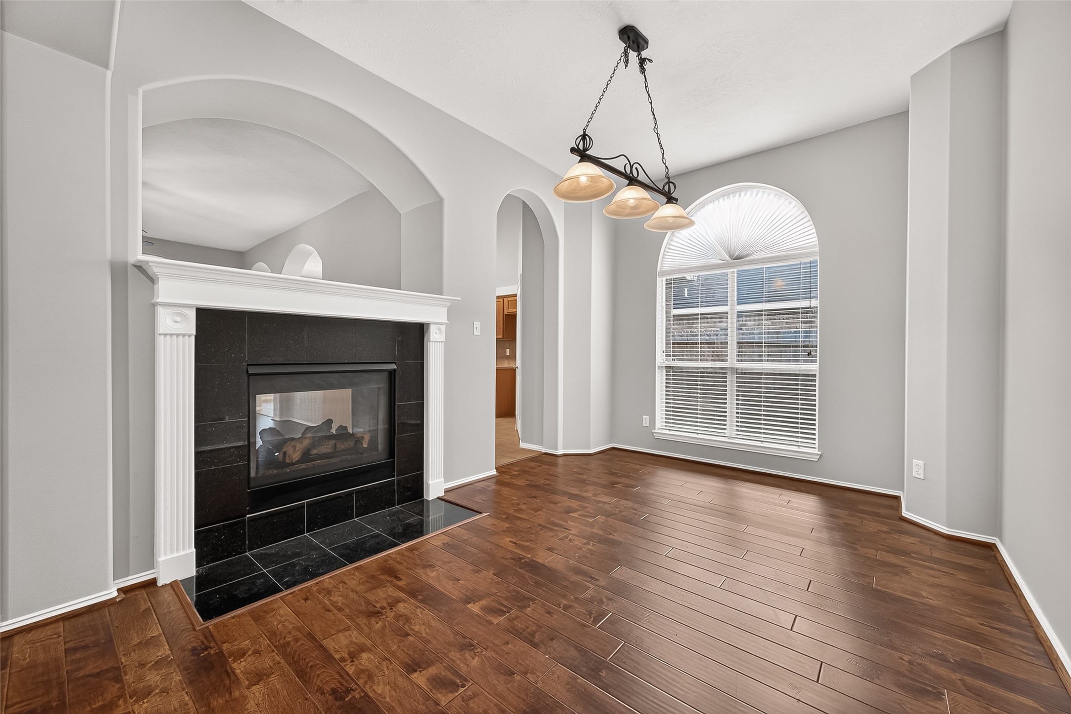 11915 Lois Lane Property Photo 4