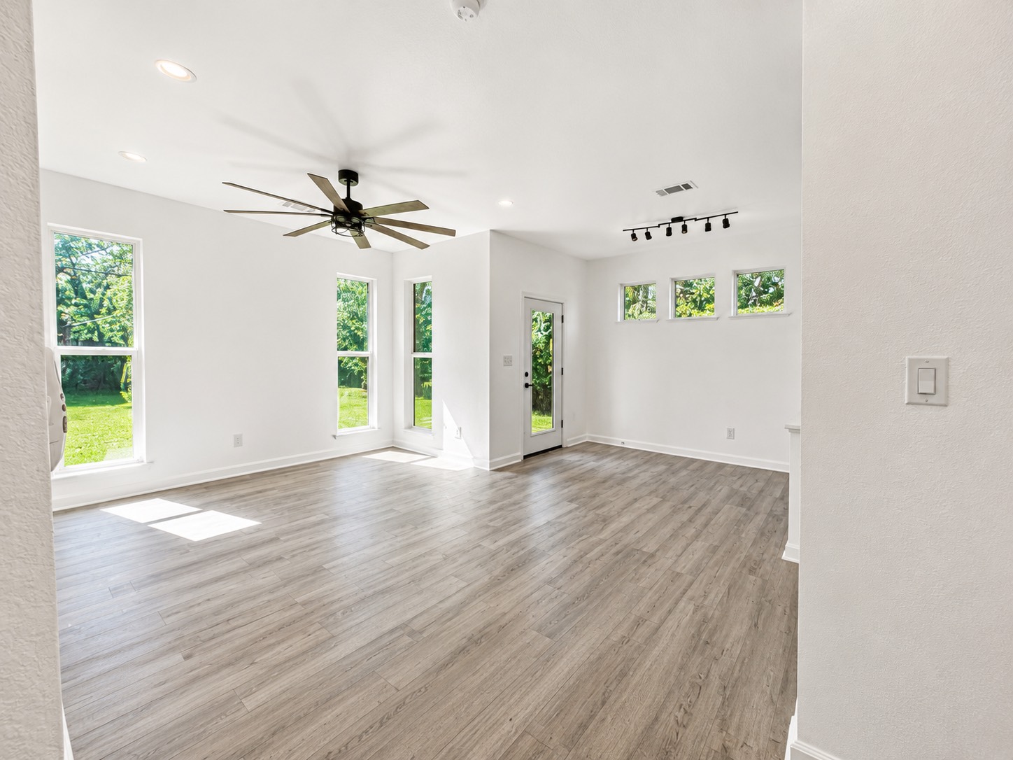 1010 Linden Street Property Photo 4