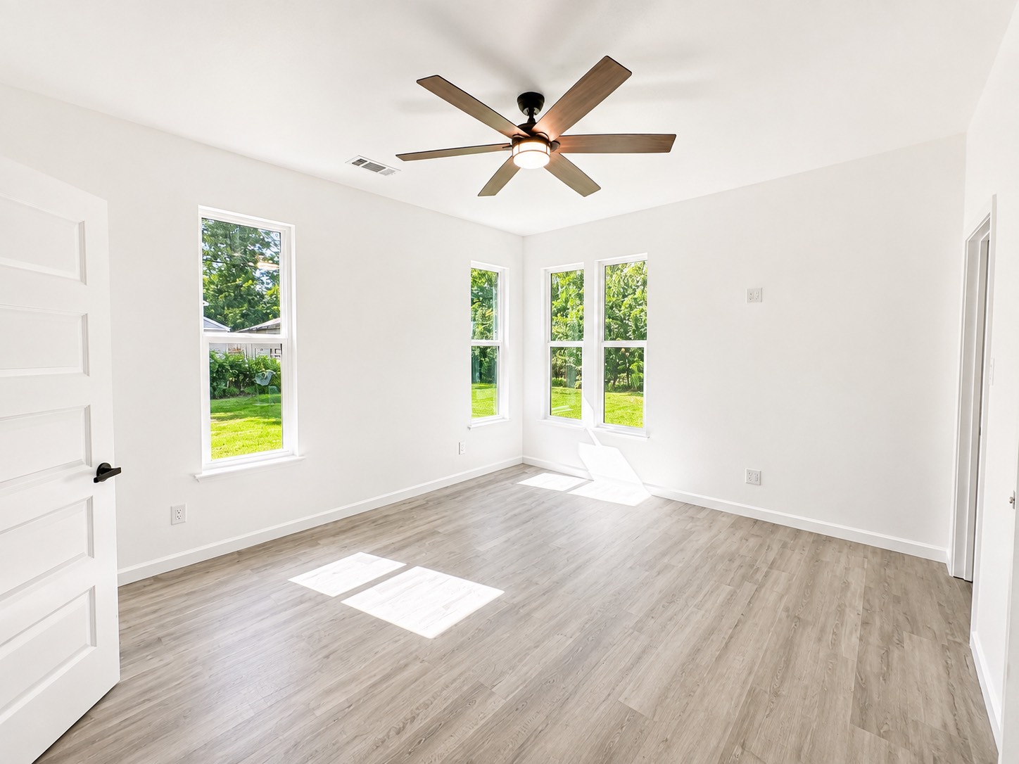 1010 Linden Street Property Photo 8