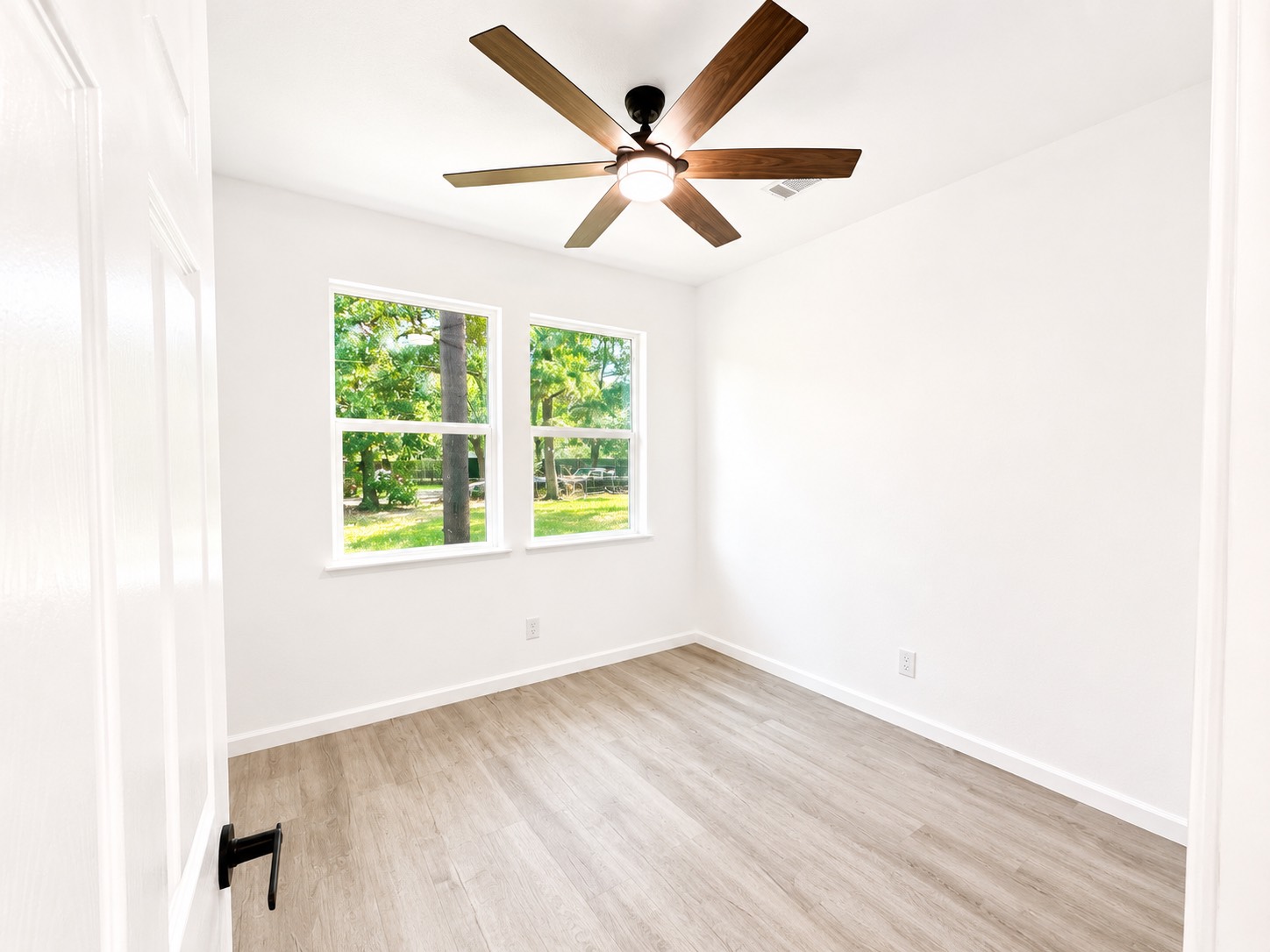 1010 Linden Street Property Photo 10