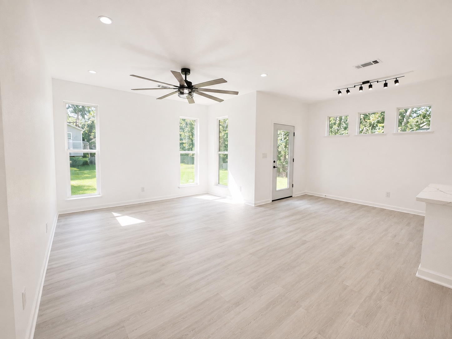 1010 Linden Street Property Photo 14