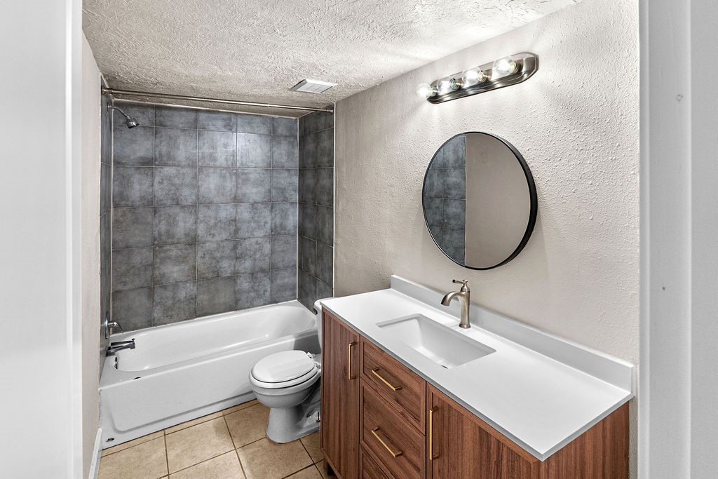 14910 Grassington Drive Property Photo 6
