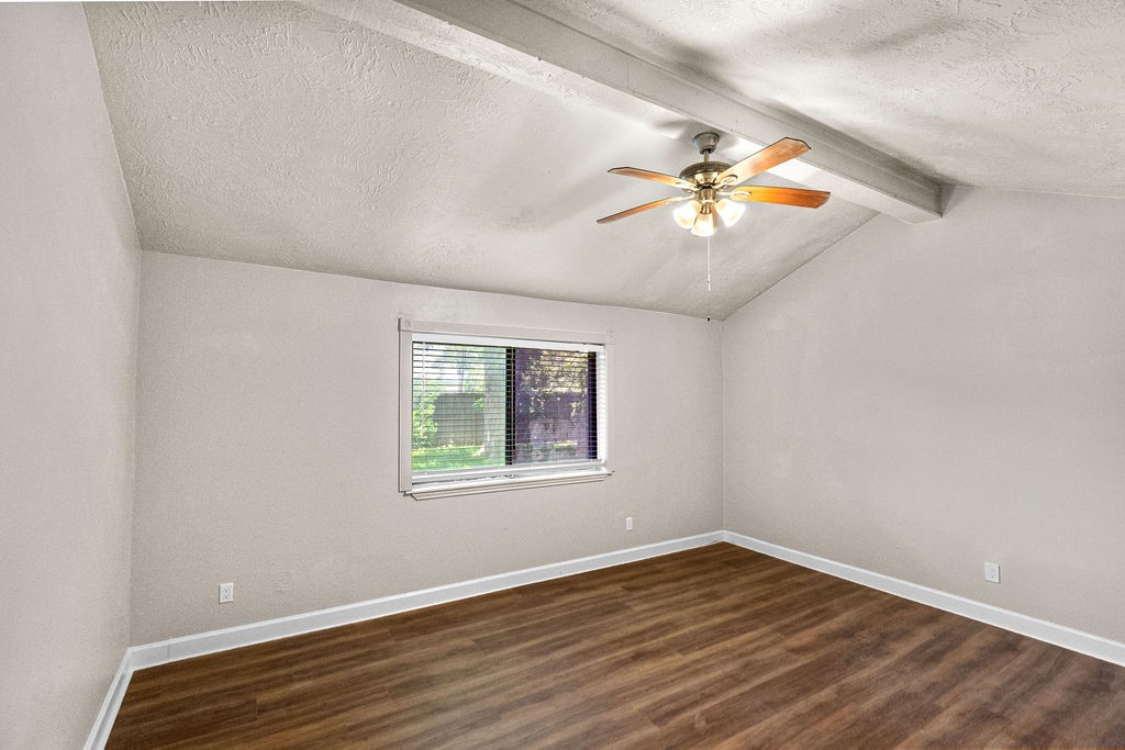 14910 Grassington Drive Property Photo 14
