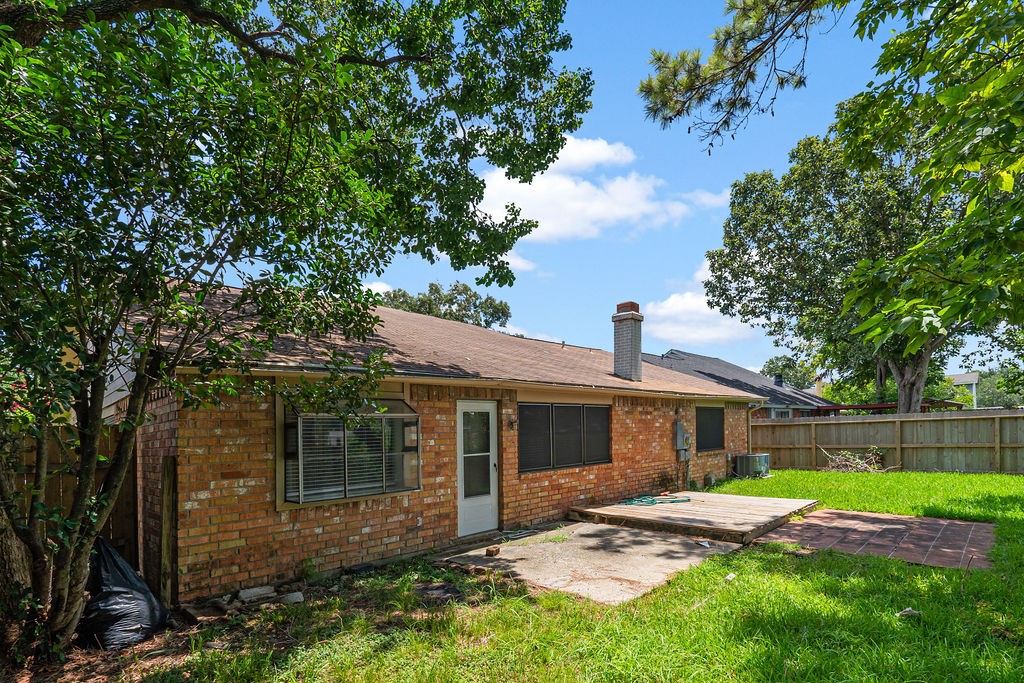 14910 Grassington Drive Property Photo 16