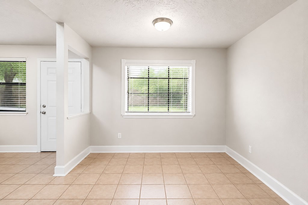 14910 Grassington Drive Property Photo 17