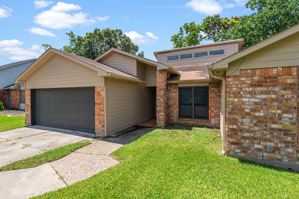14910 Grassington Drive Property Photo 21