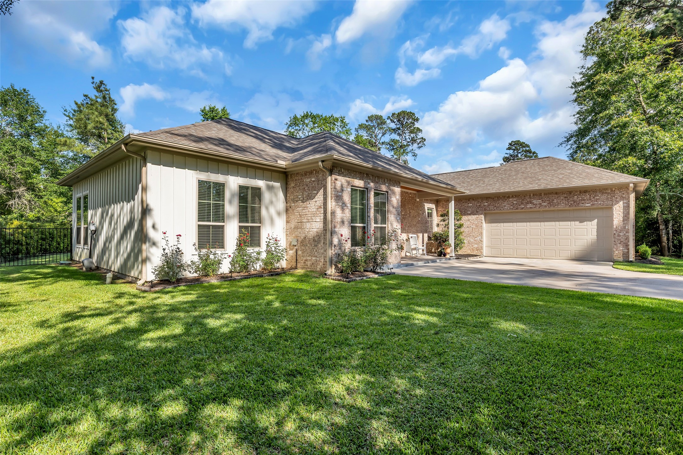 12134 S Tara Plantation Drive Property Photo 3