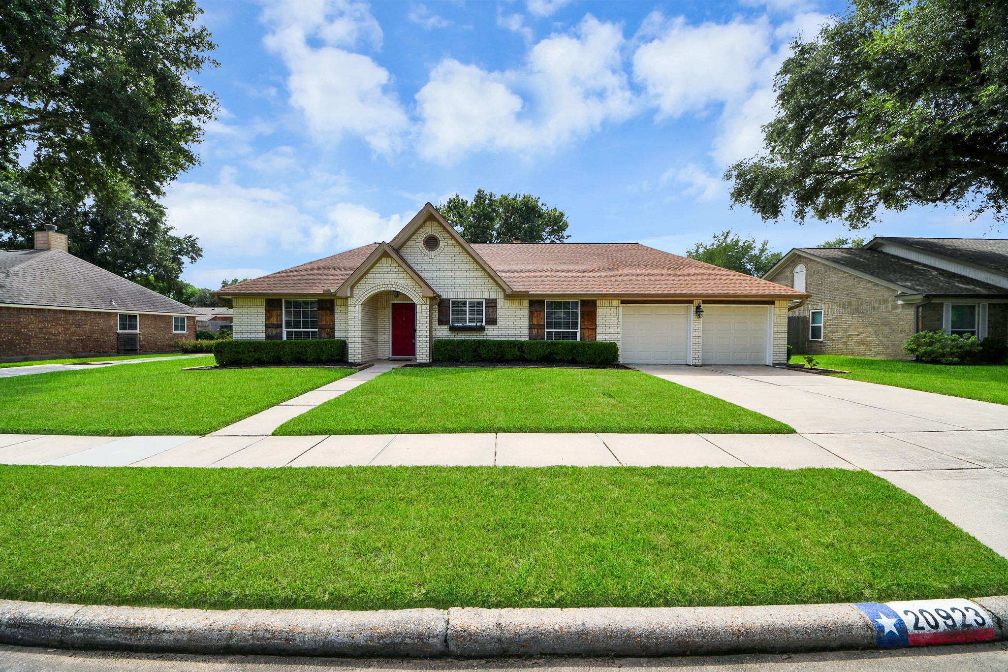 20923 Moor Lily Court Property Photo 6