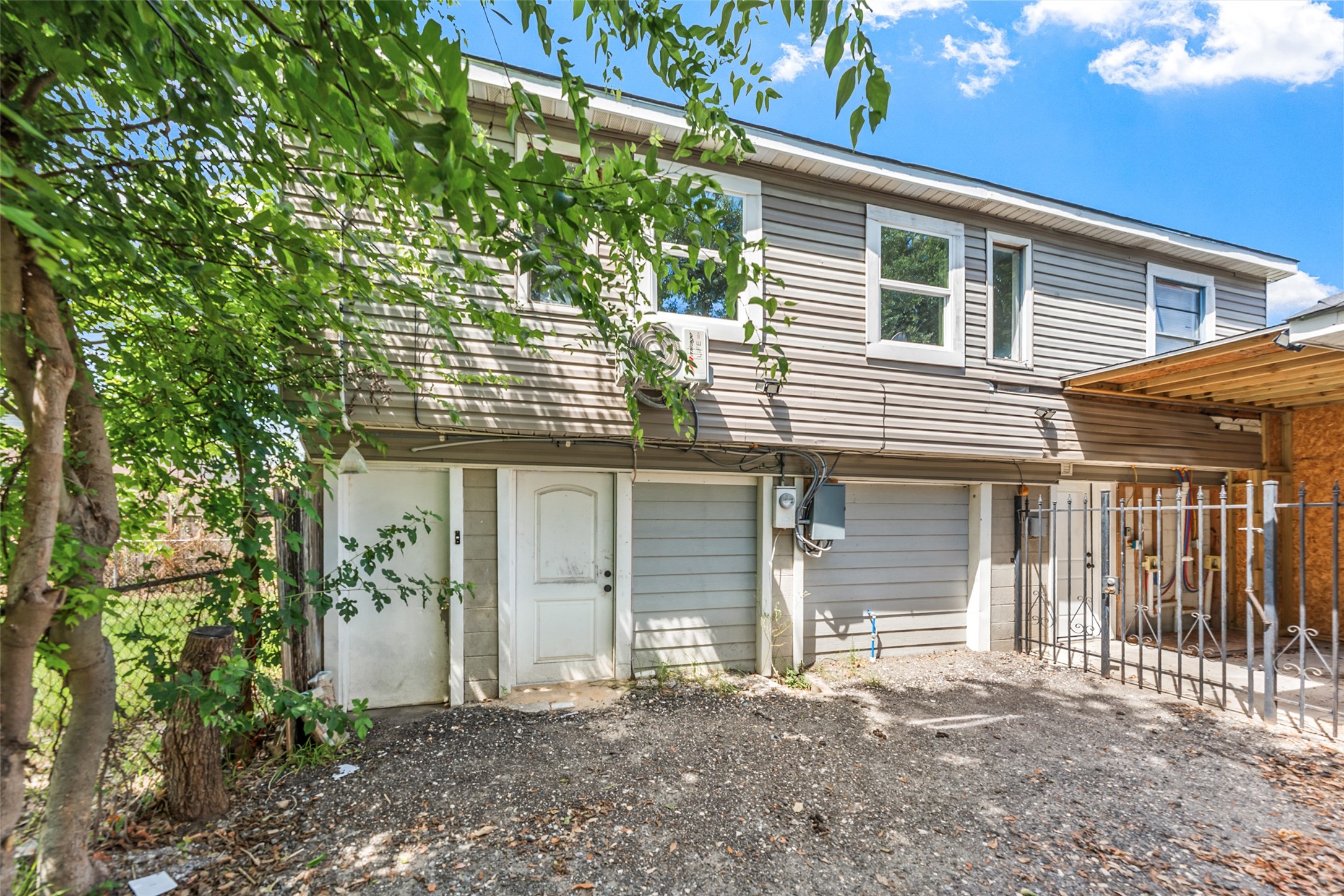 213 Caplin Street Property Photo 1