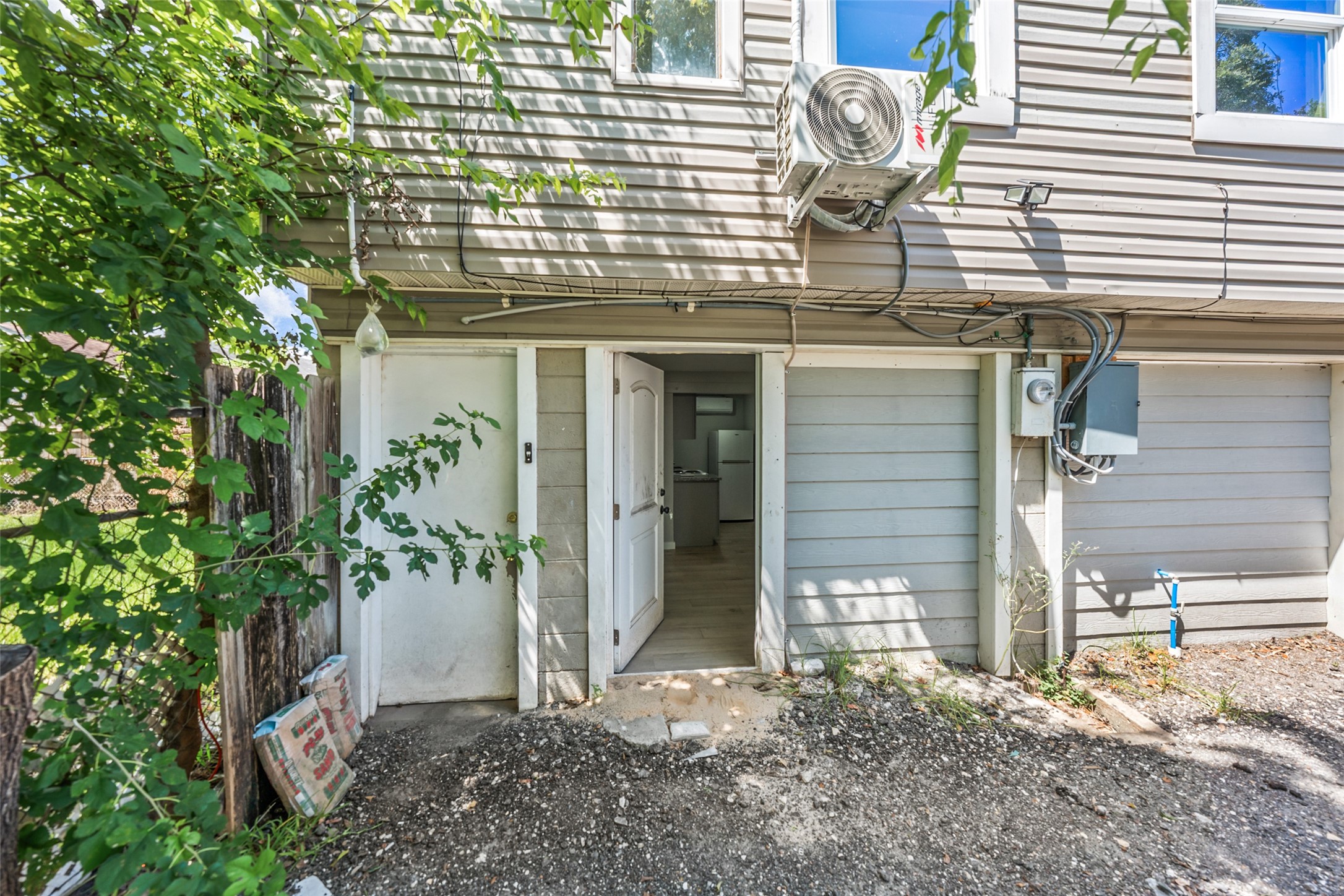 213 Caplin Street Property Photo 4