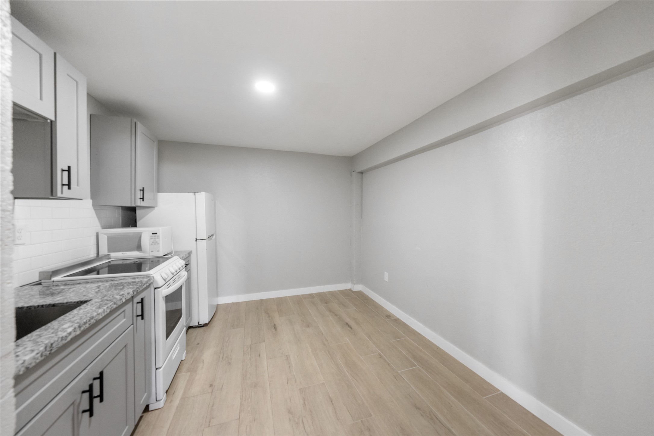 213 Caplin Street Property Photo 7