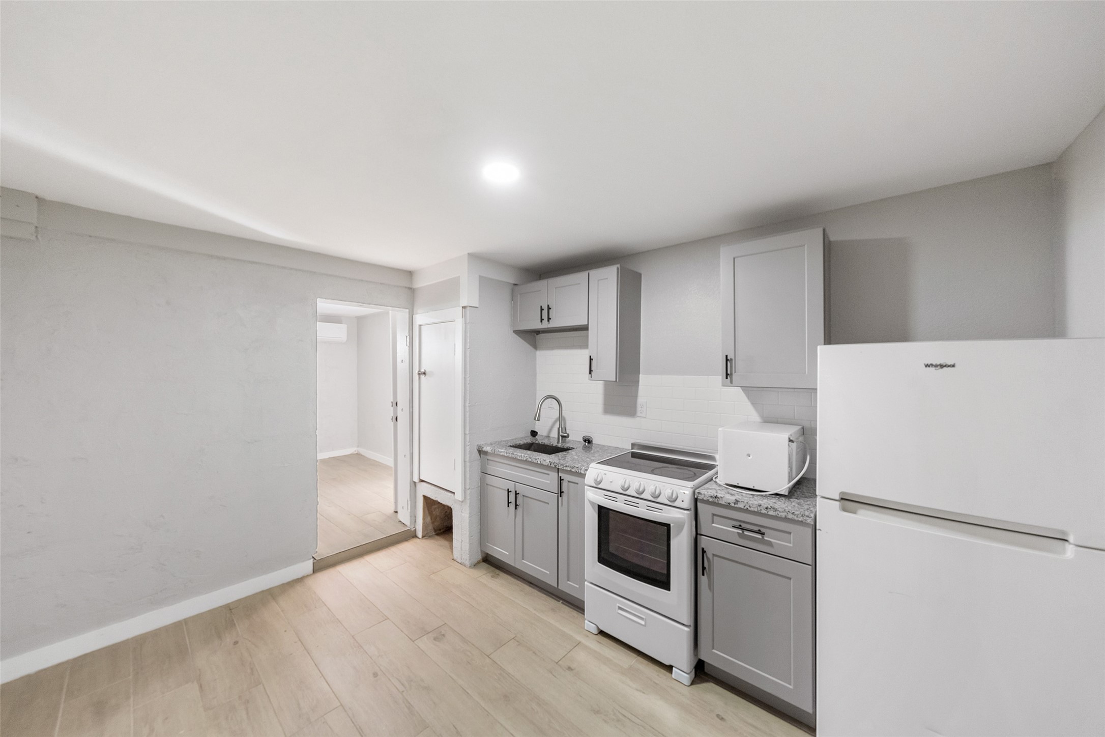 213 Caplin Street Property Photo 8