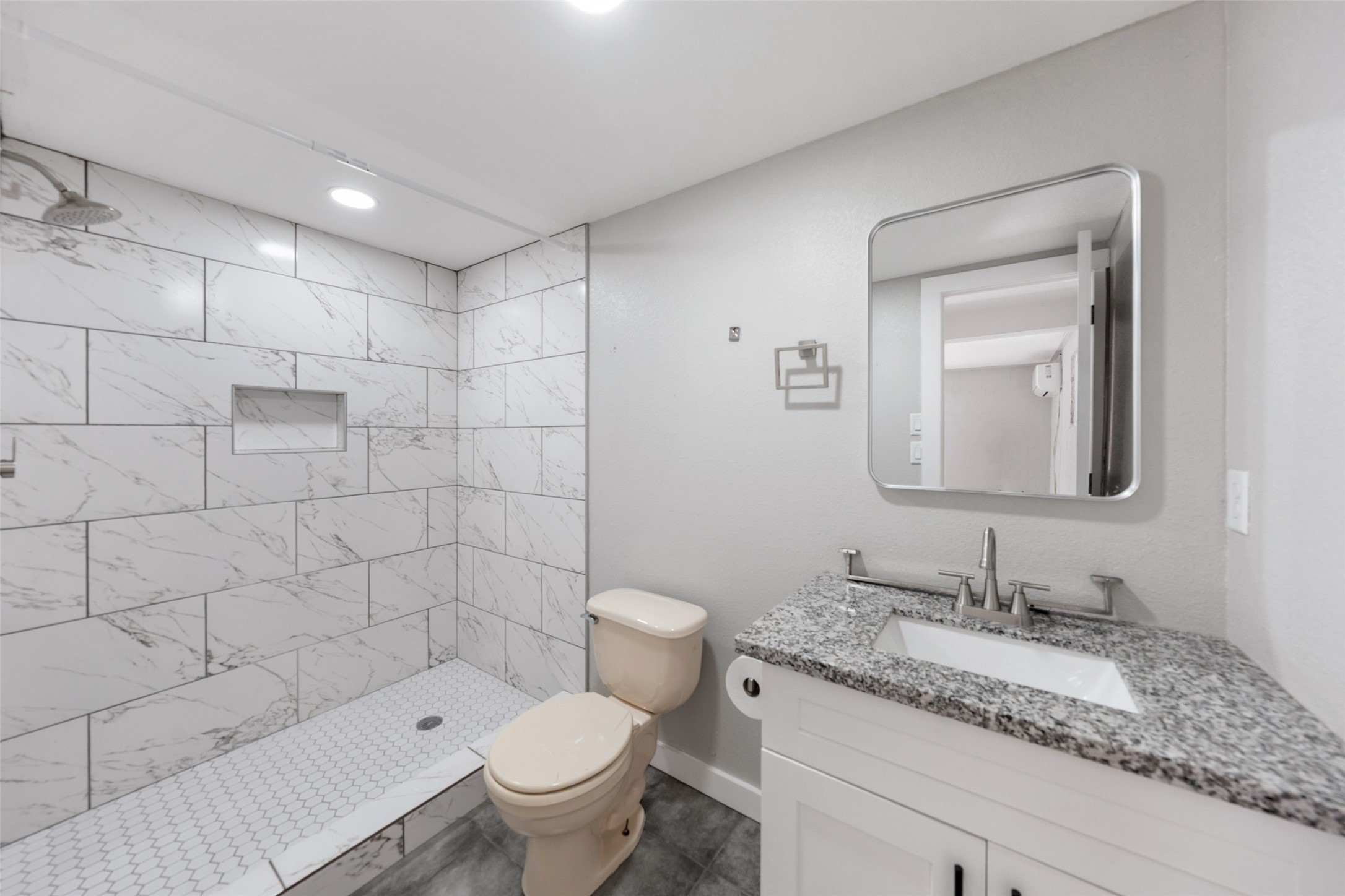 213 Caplin Street Property Photo 12