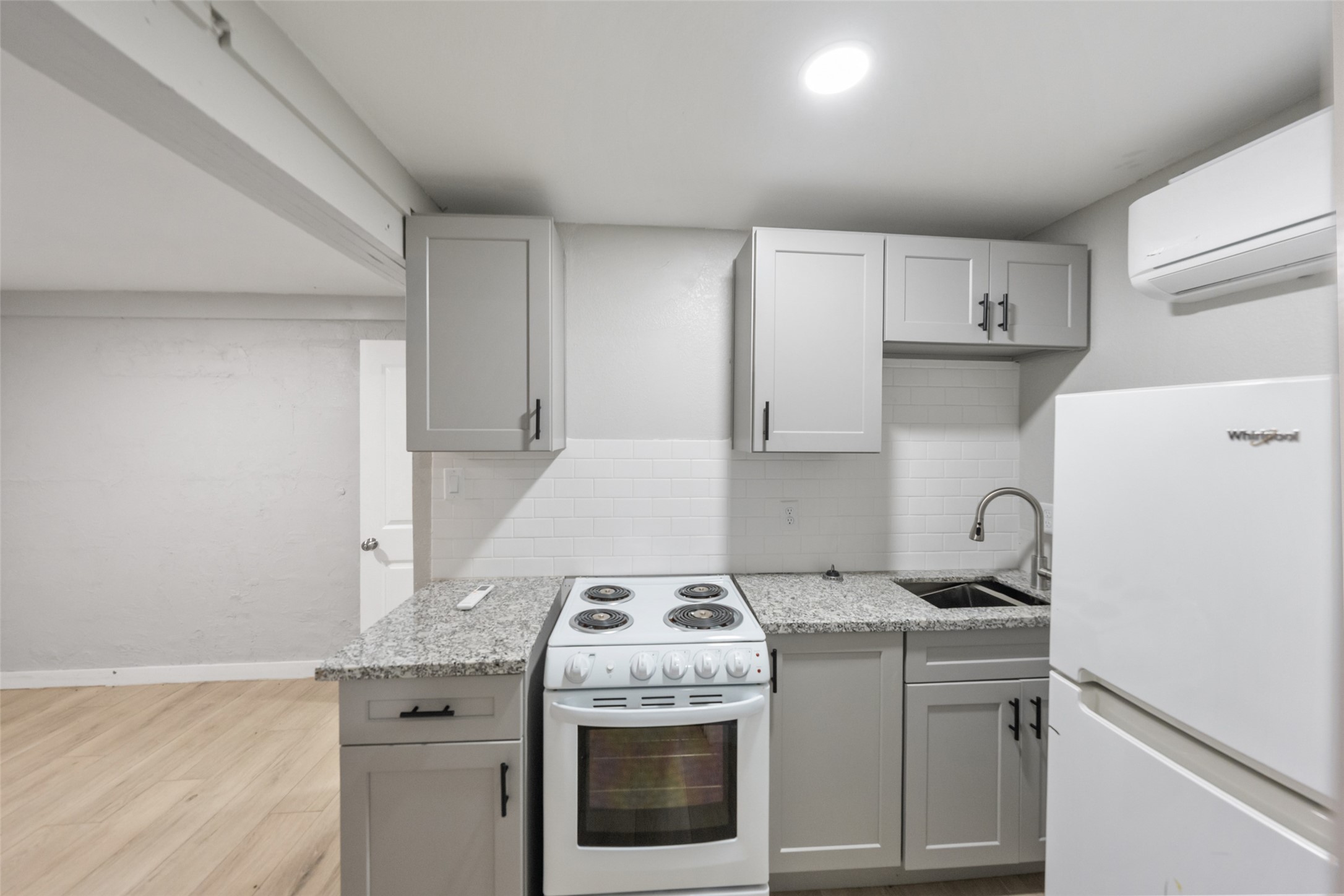 213 Caplin Street Property Photo 16