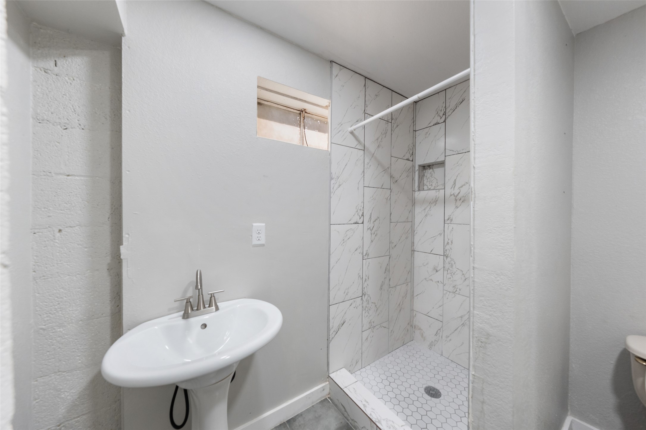 213 Caplin Street Property Photo 18