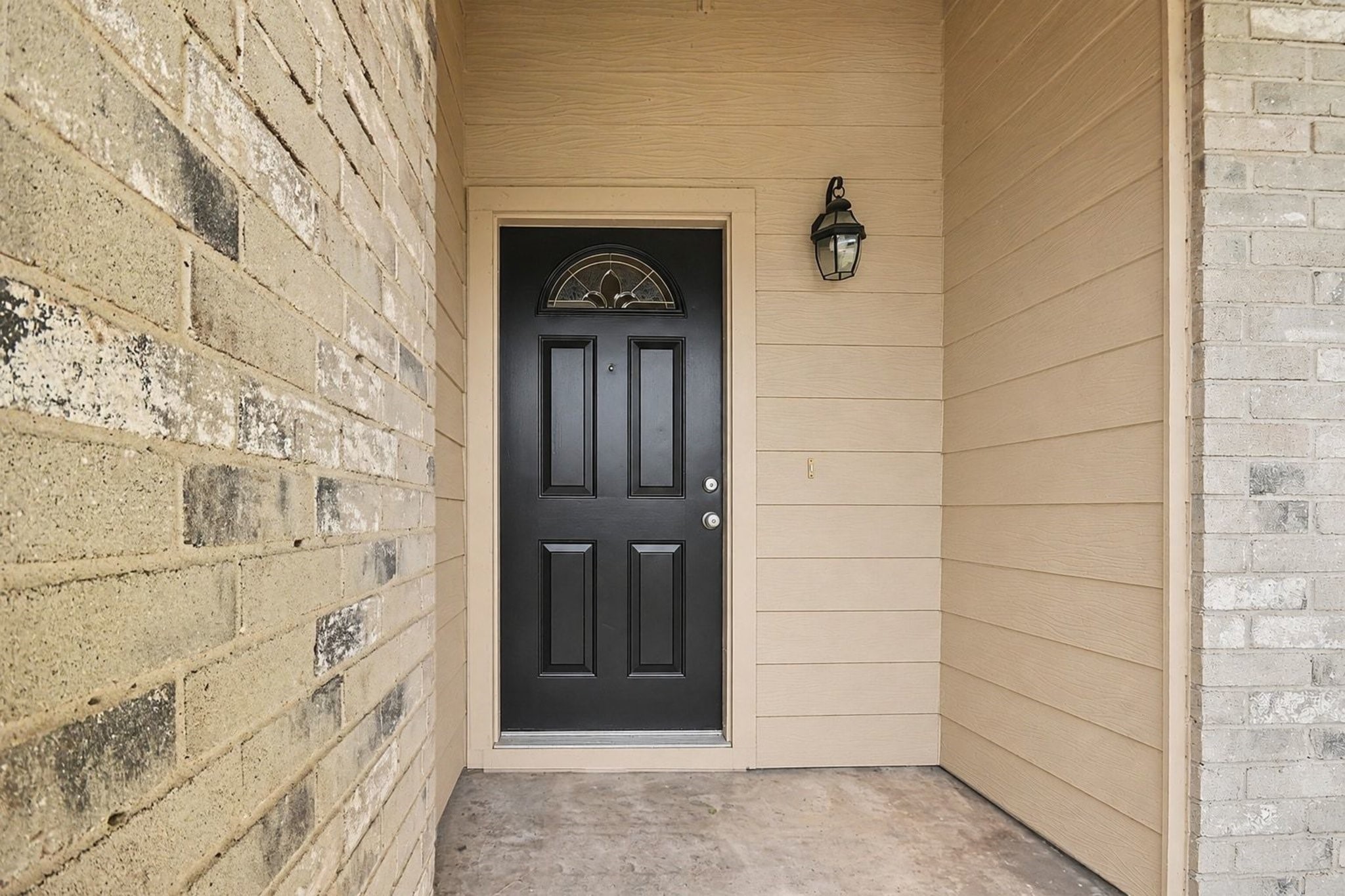1227 Mission Drive Property Photo 2