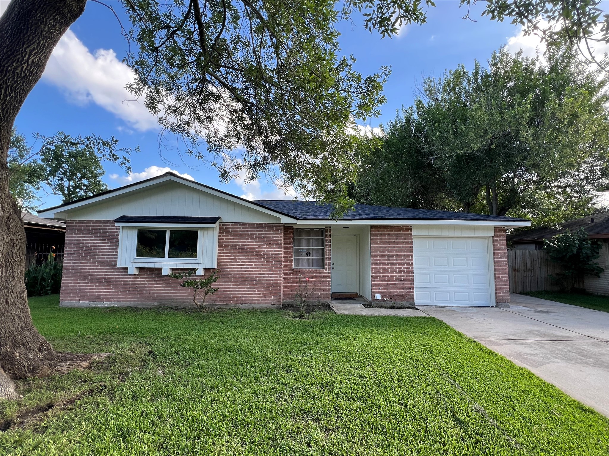 5023 Ridgestone Street Property Photo 1