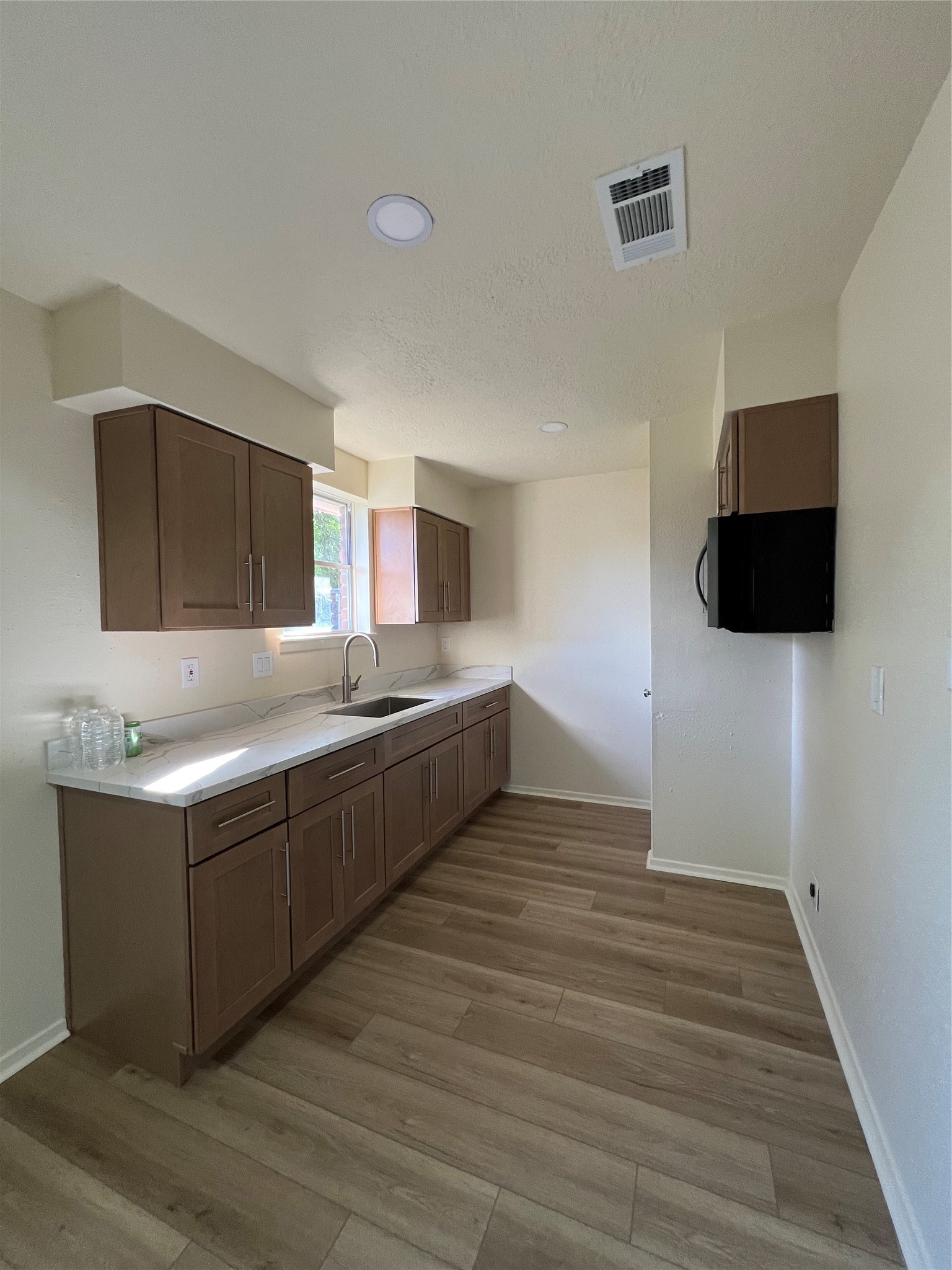 5023 Ridgestone Street Property Photo 6