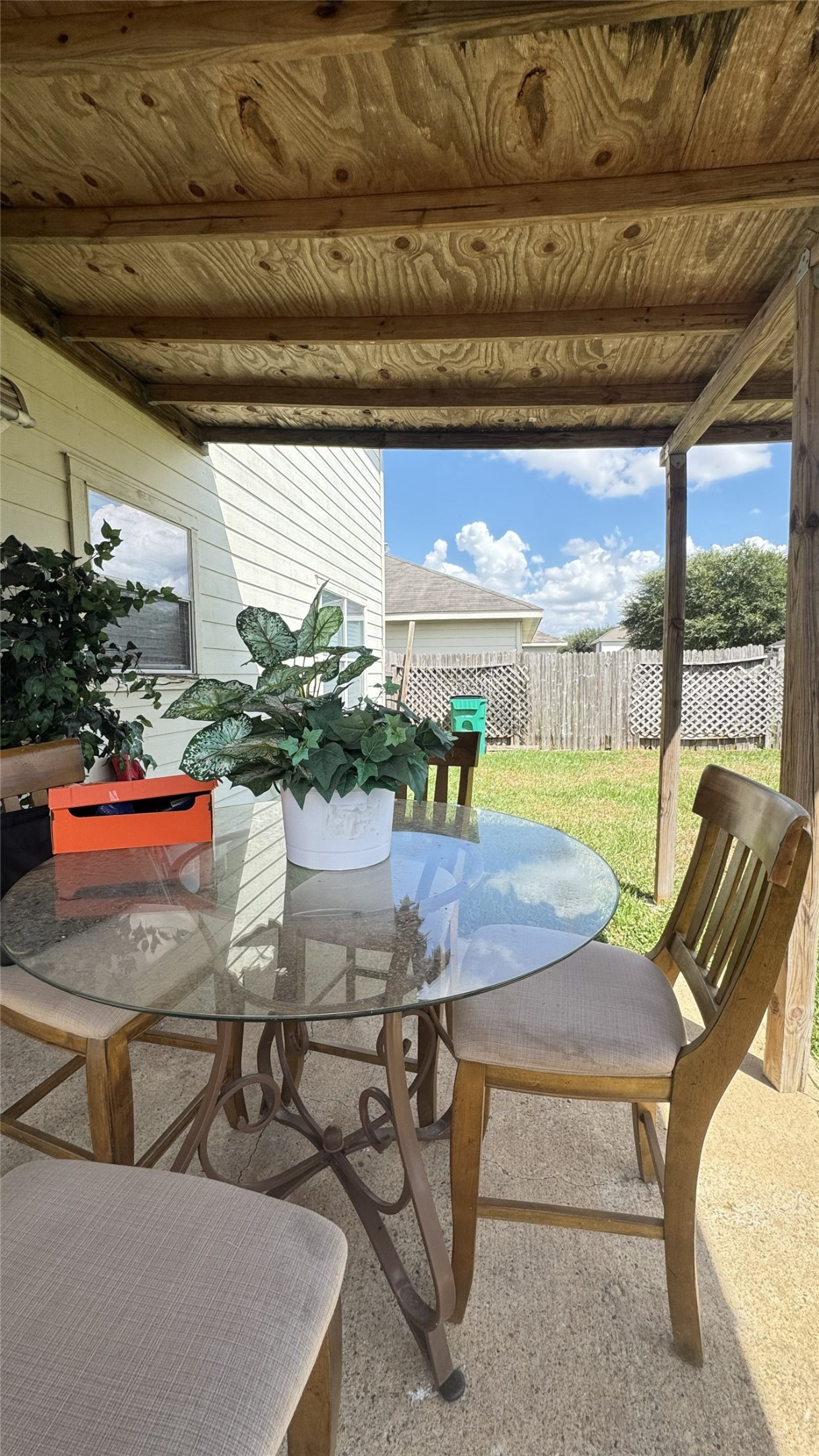 19127 Lakota Drive Property Photo 9