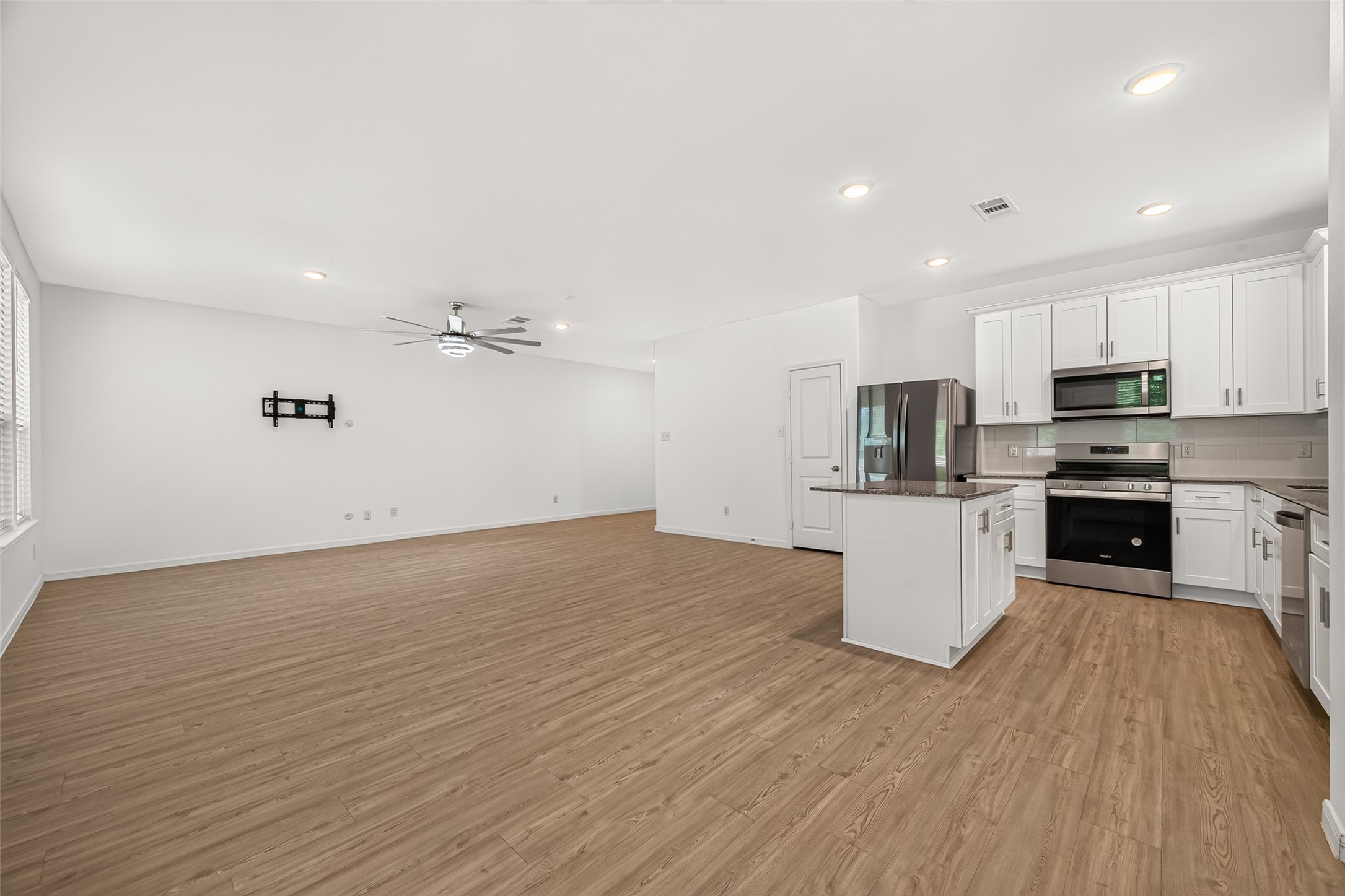 24500 Canyon Strata Lane Property Photo 9