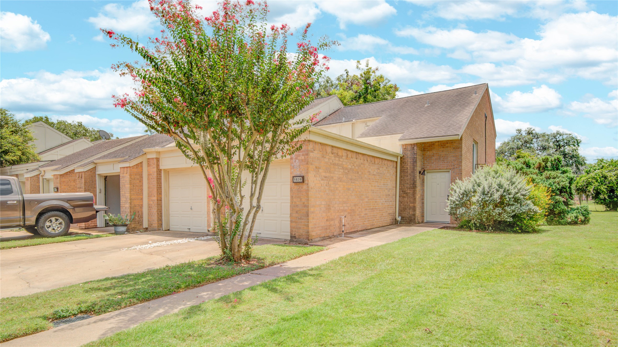1826 Veranda Drive Property Photo 1