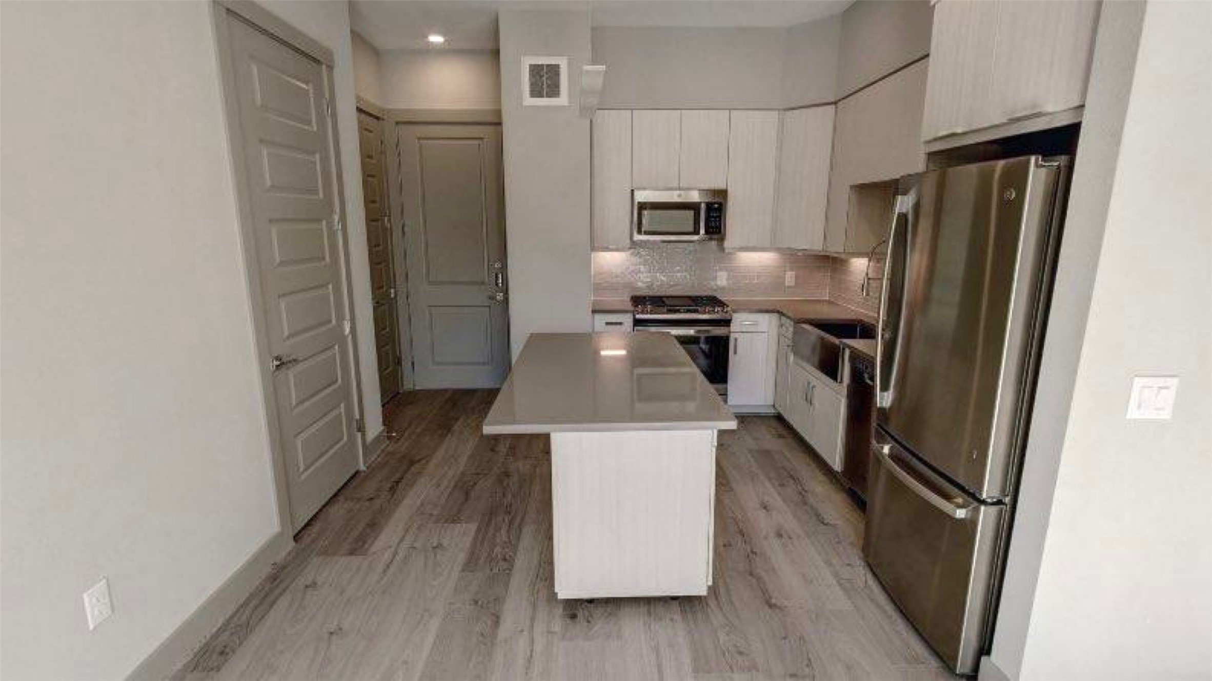 401 W 25th St Street 1160 Property Photo 7