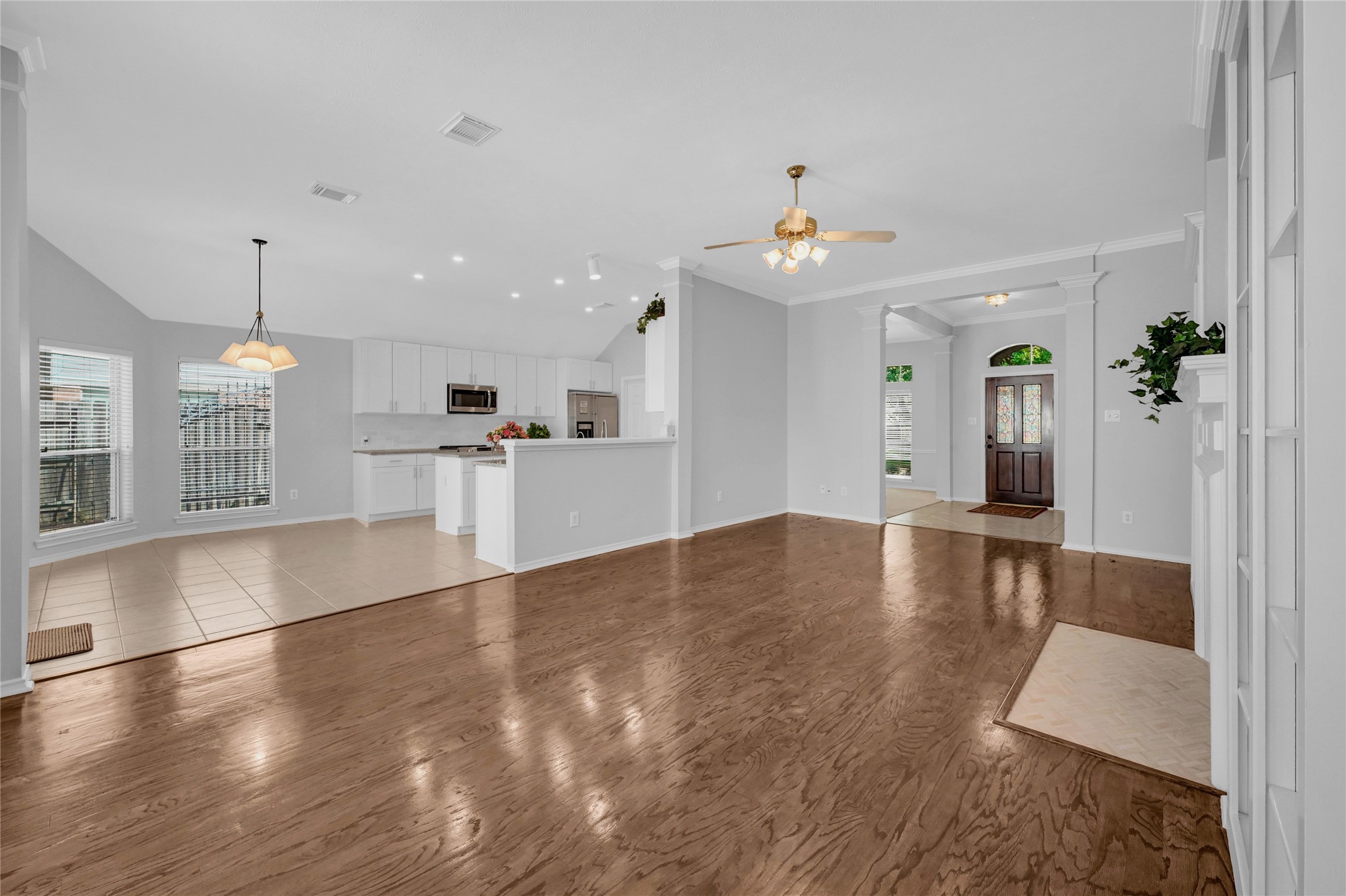 1919 Canyon Crest Drive Property Photo 8