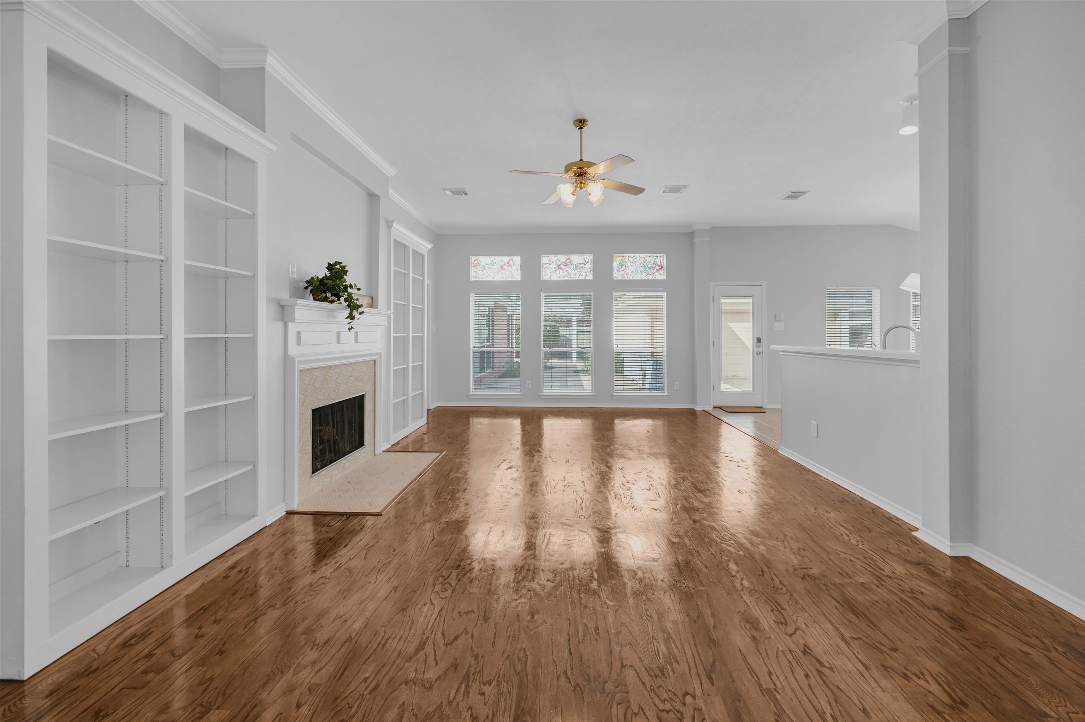 1919 Canyon Crest Drive Property Photo 10