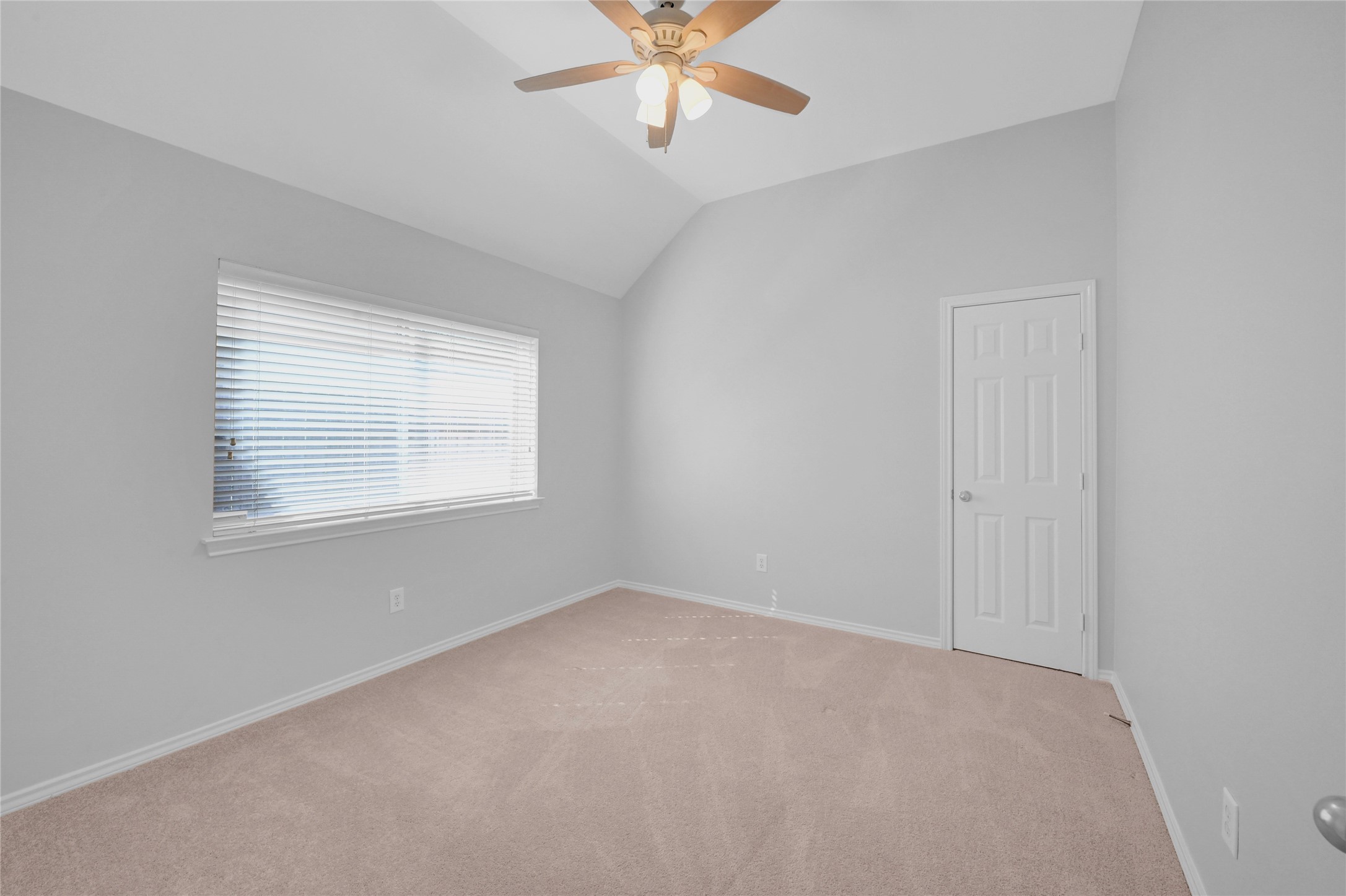 1919 Canyon Crest Drive Property Photo 15