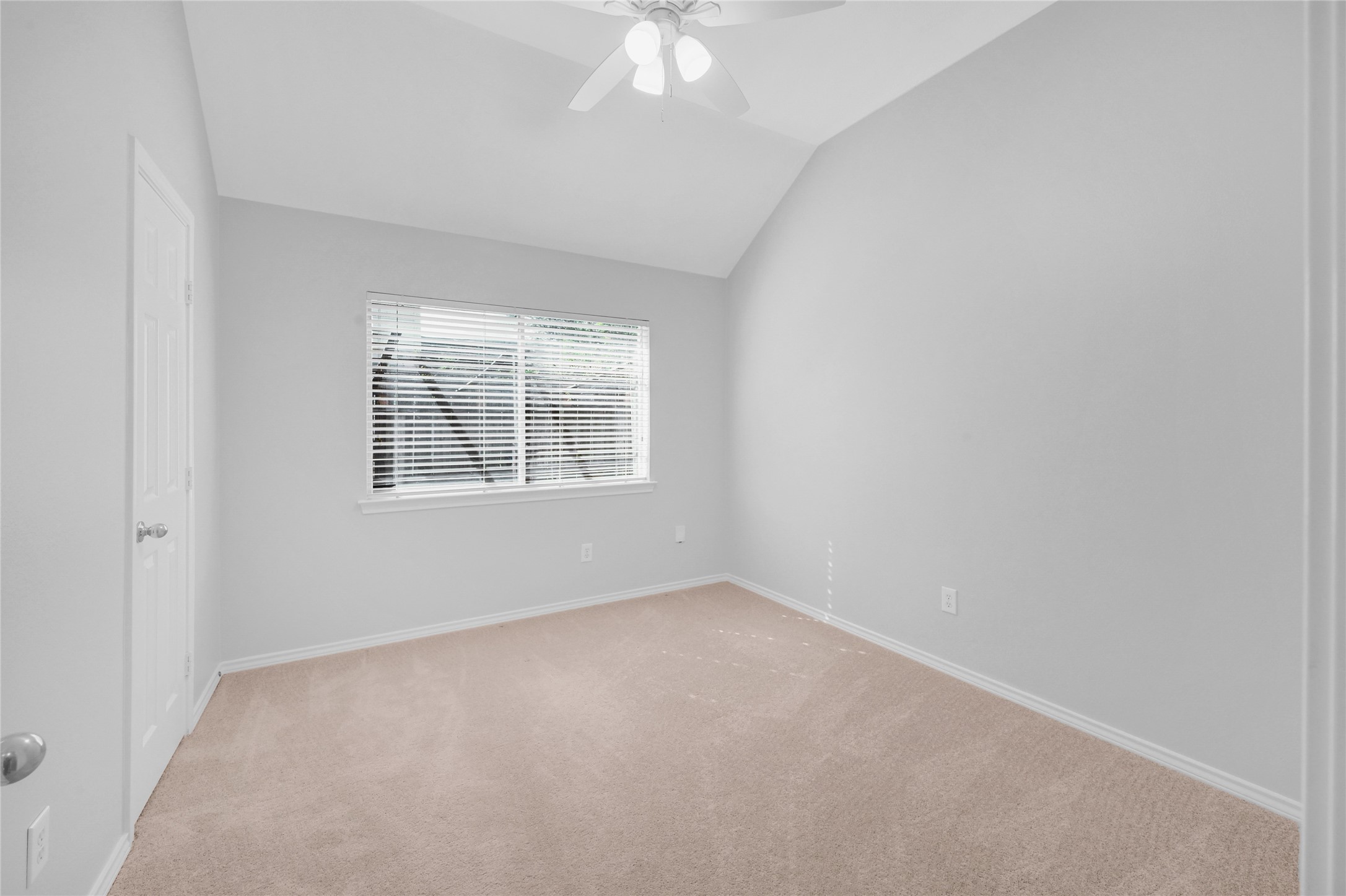 1919 Canyon Crest Drive Property Photo 16
