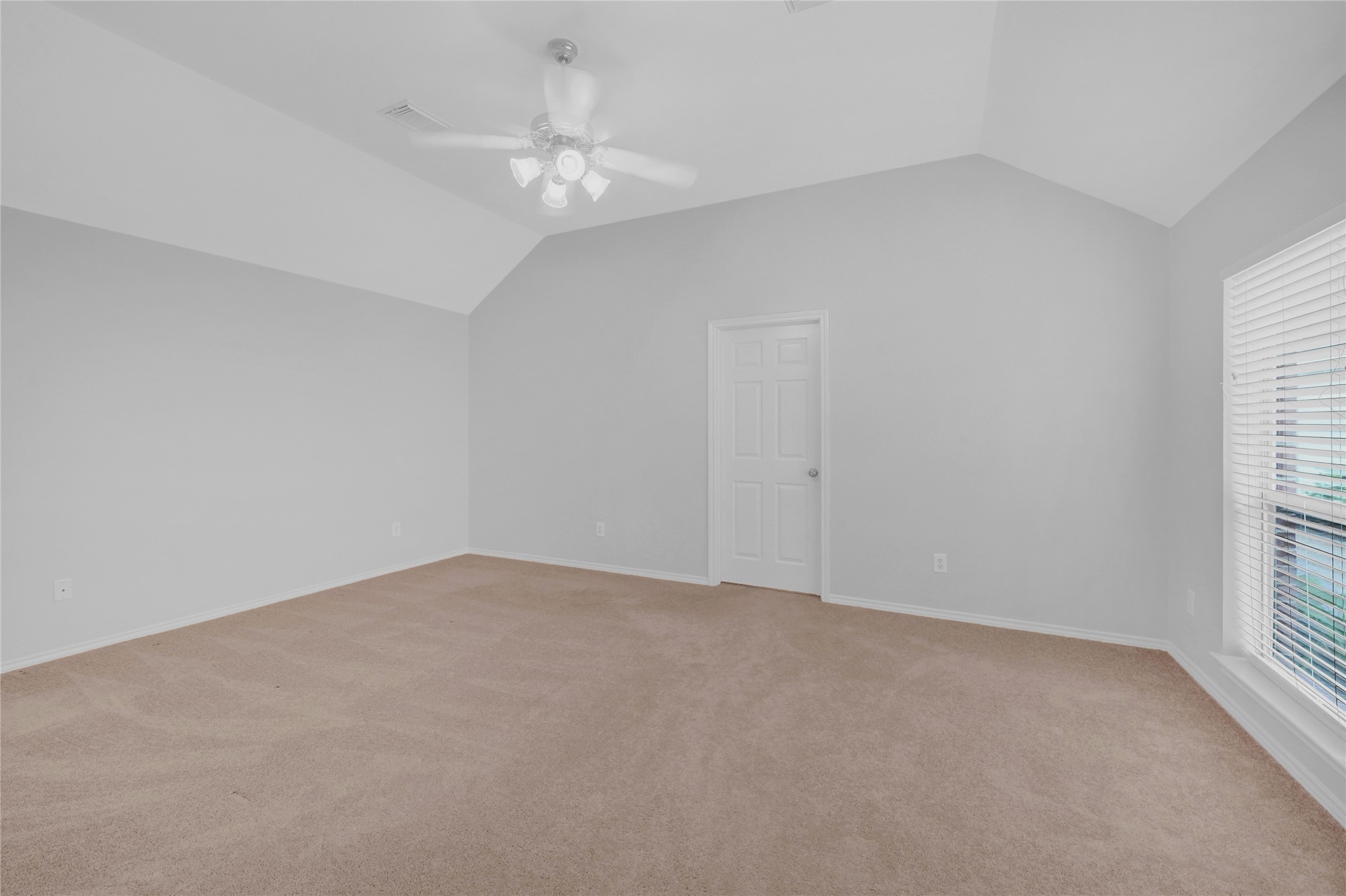 1919 Canyon Crest Drive Property Photo 18