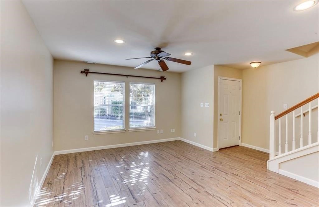 730 Redwing Place Drive Property Photo 4