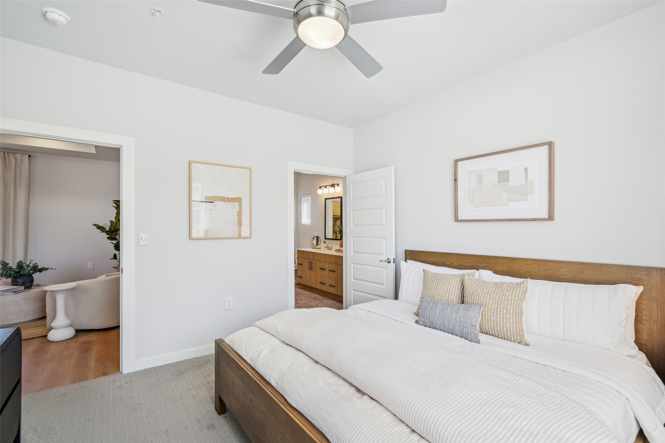 3651-422 S Custer Road Property Photo 20
